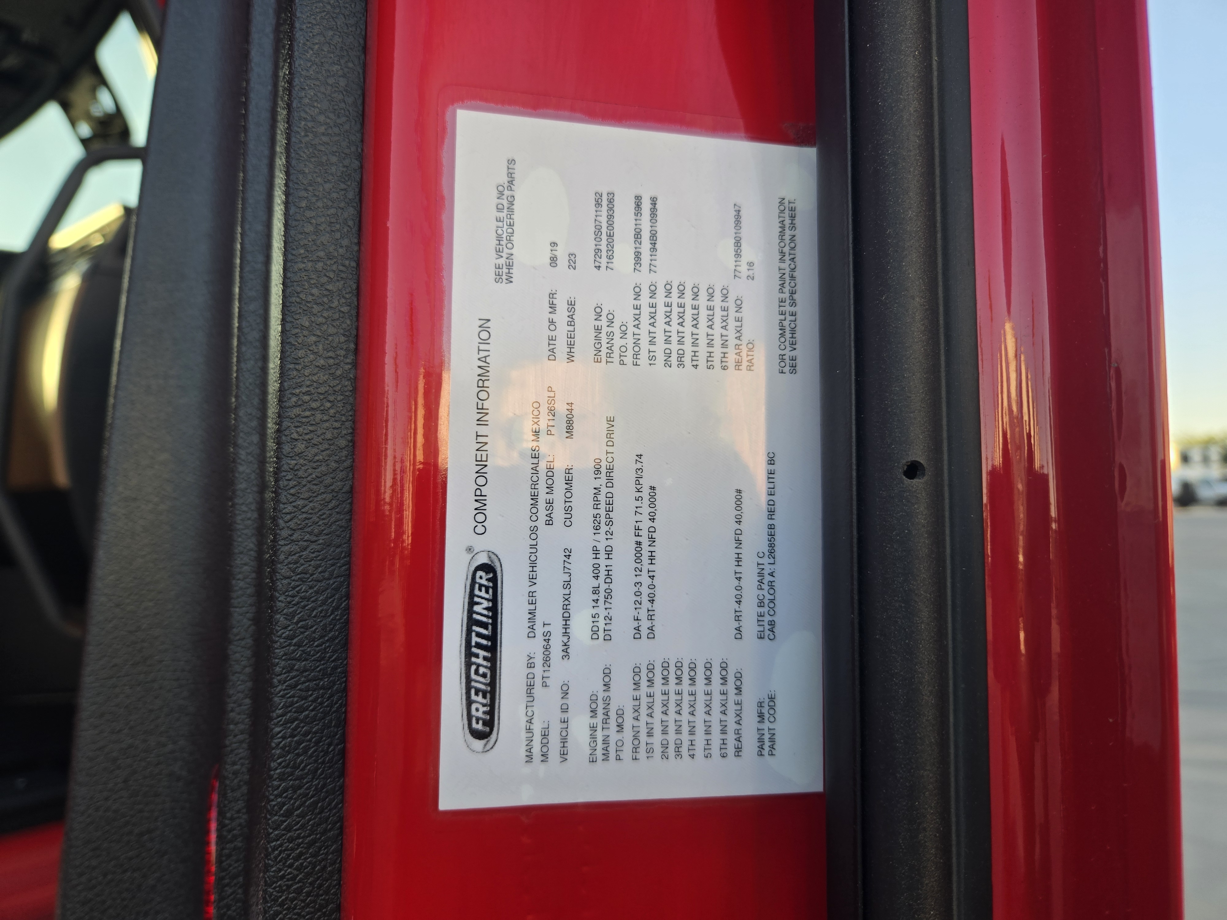 2020 FREIGHTLINER CASCADIA 126SLP - image 19