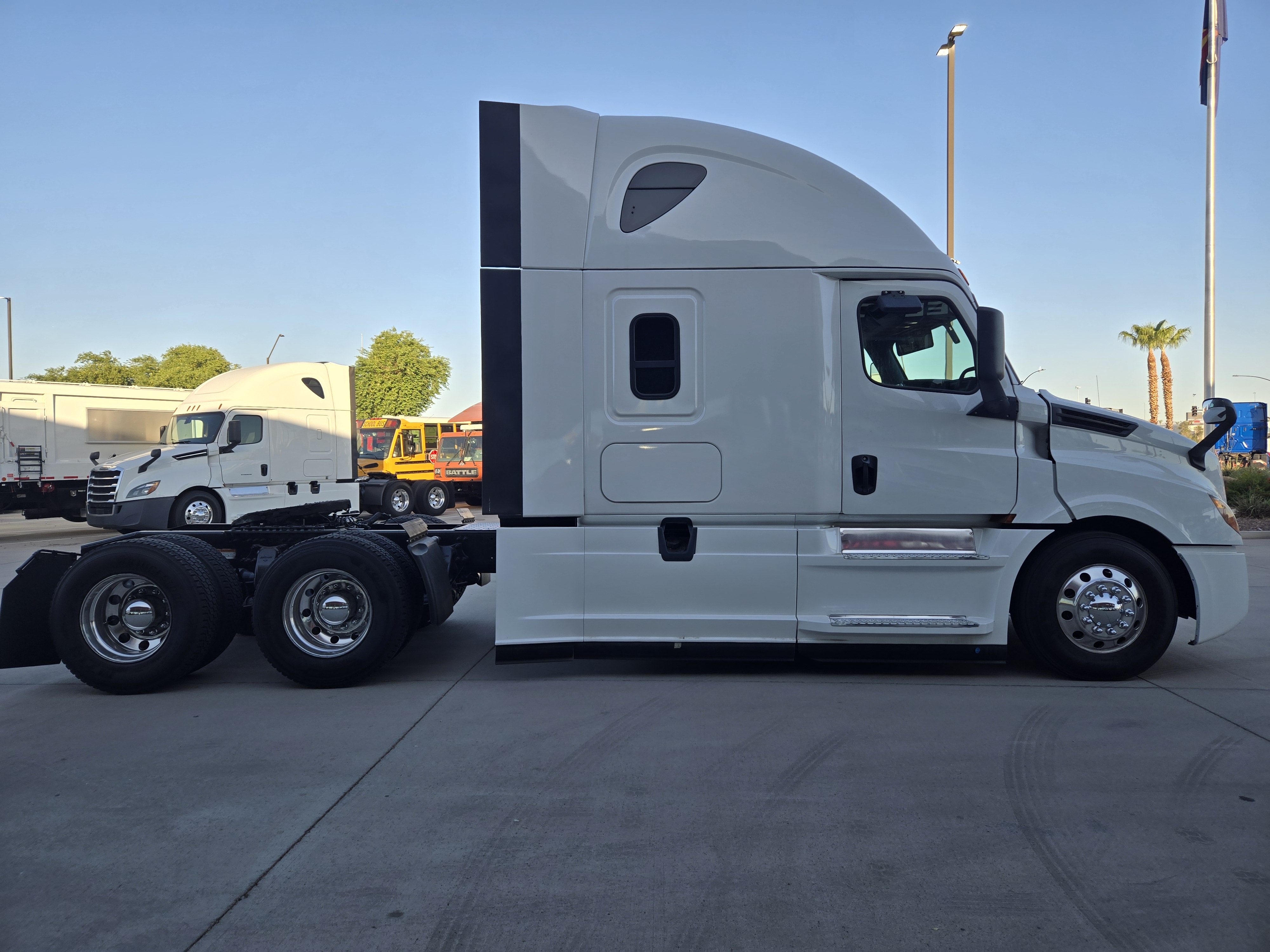2019 FREIGHTLINER CASCADIA 126SLP - image 7