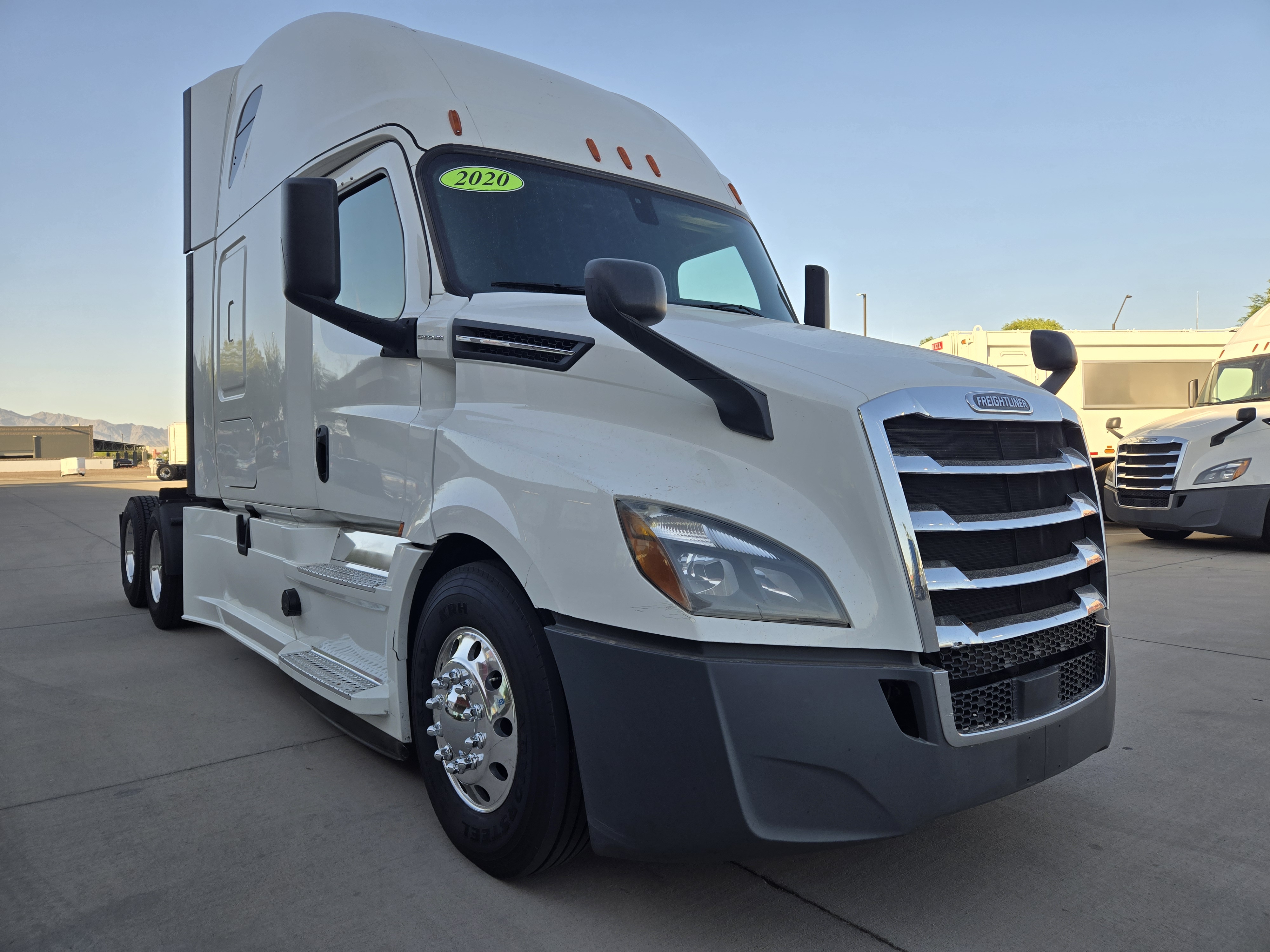 2020 FREIGHTLINER CASCADIA 126SLP - image 8