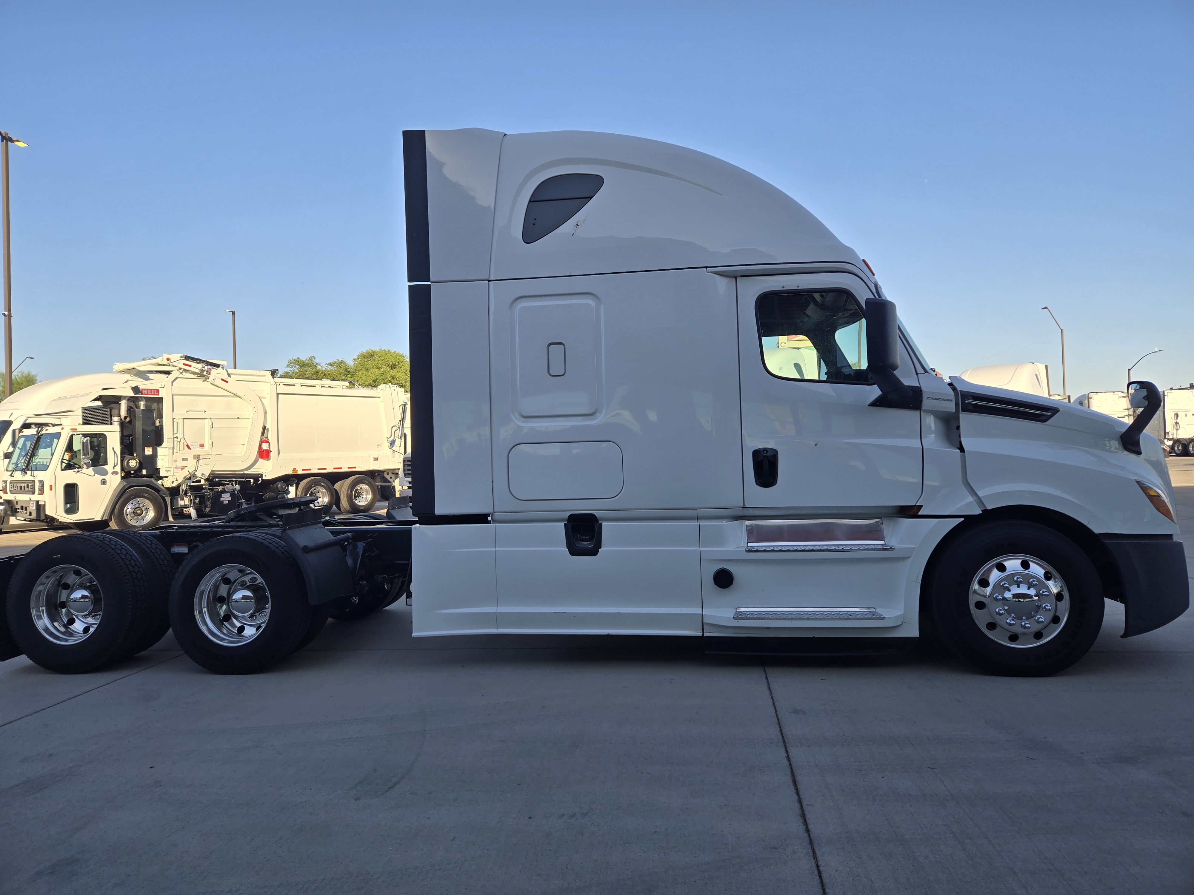 2020 FREIGHTLINER CASCADIA 126SLP - image 7
