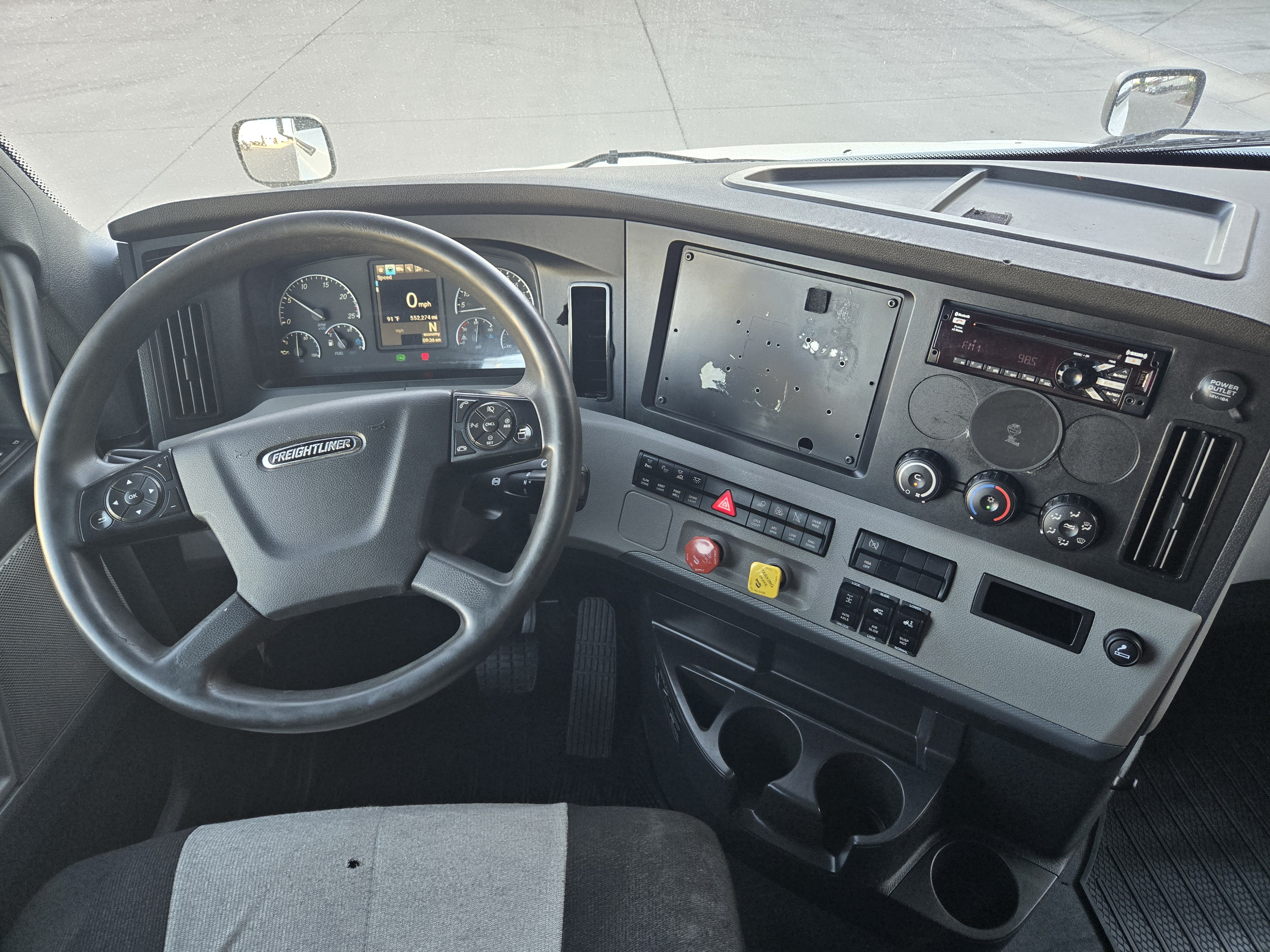 2020 FREIGHTLINER CASCADIA 126SLP - image 16