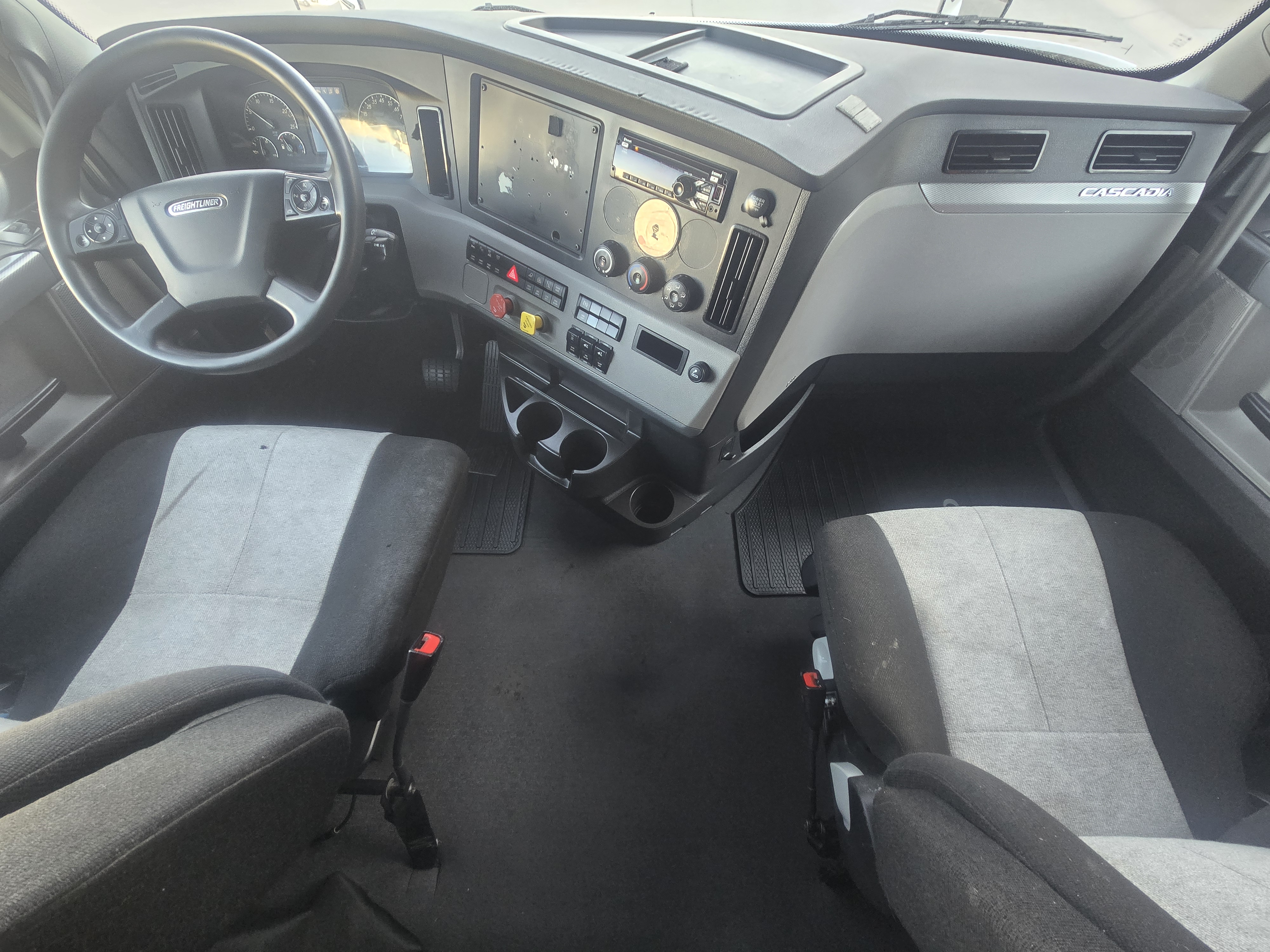 2020 FREIGHTLINER CASCADIA 126SLP - image 17