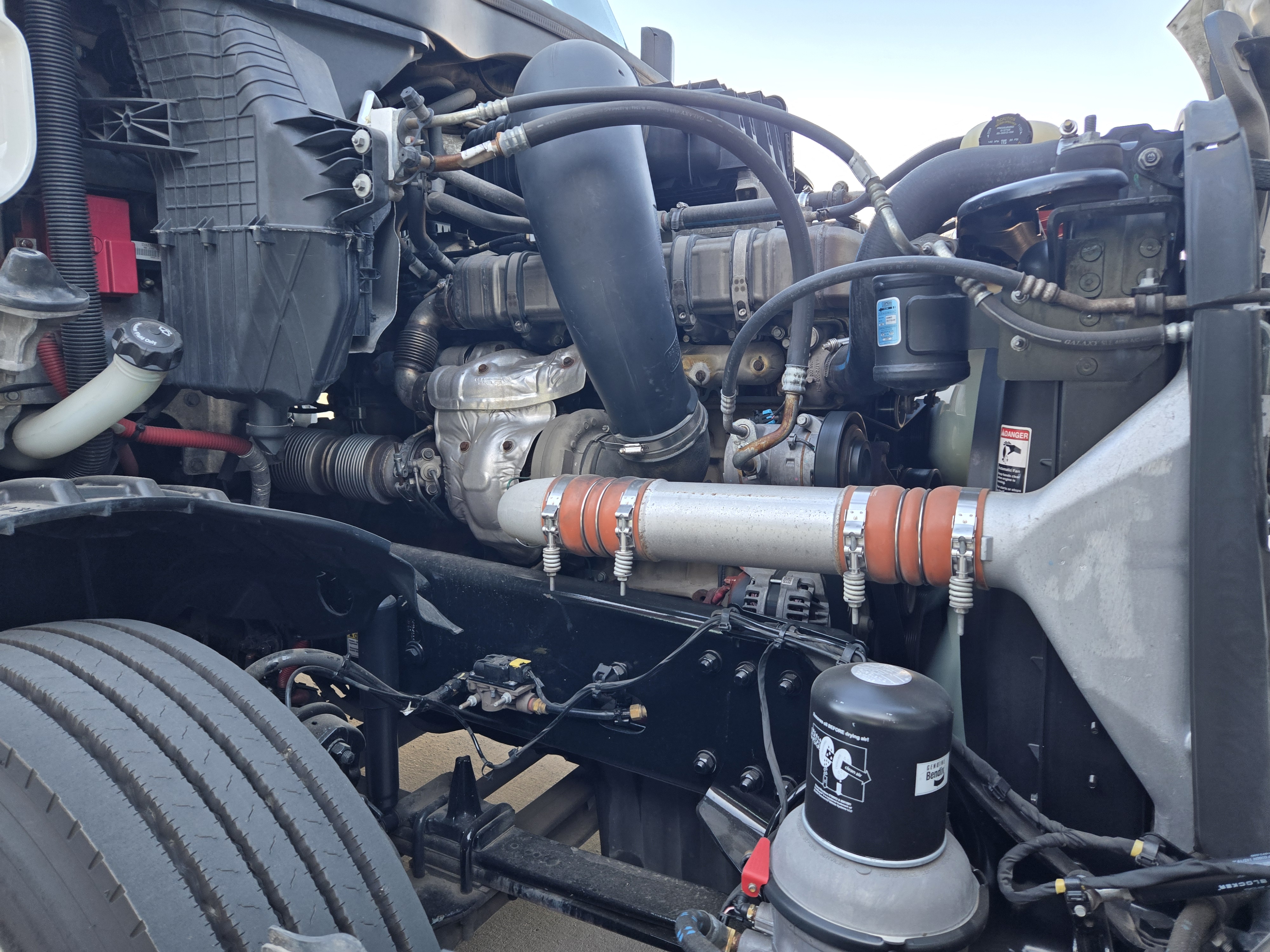 2020 FREIGHTLINER CASCADIA 126SLP - image 10