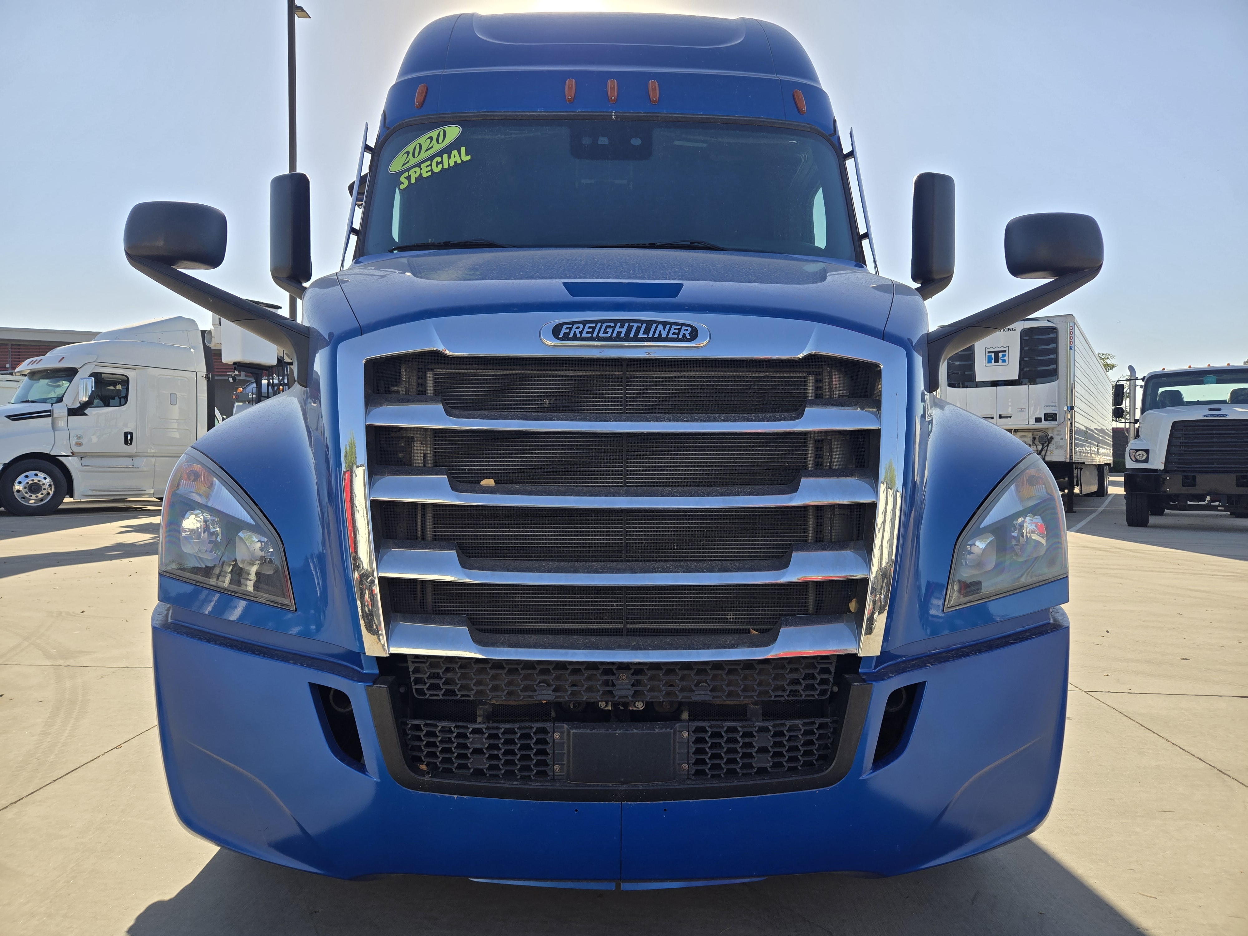 2020 FREIGHTLINER CASCADIA 126SLP - image 2
