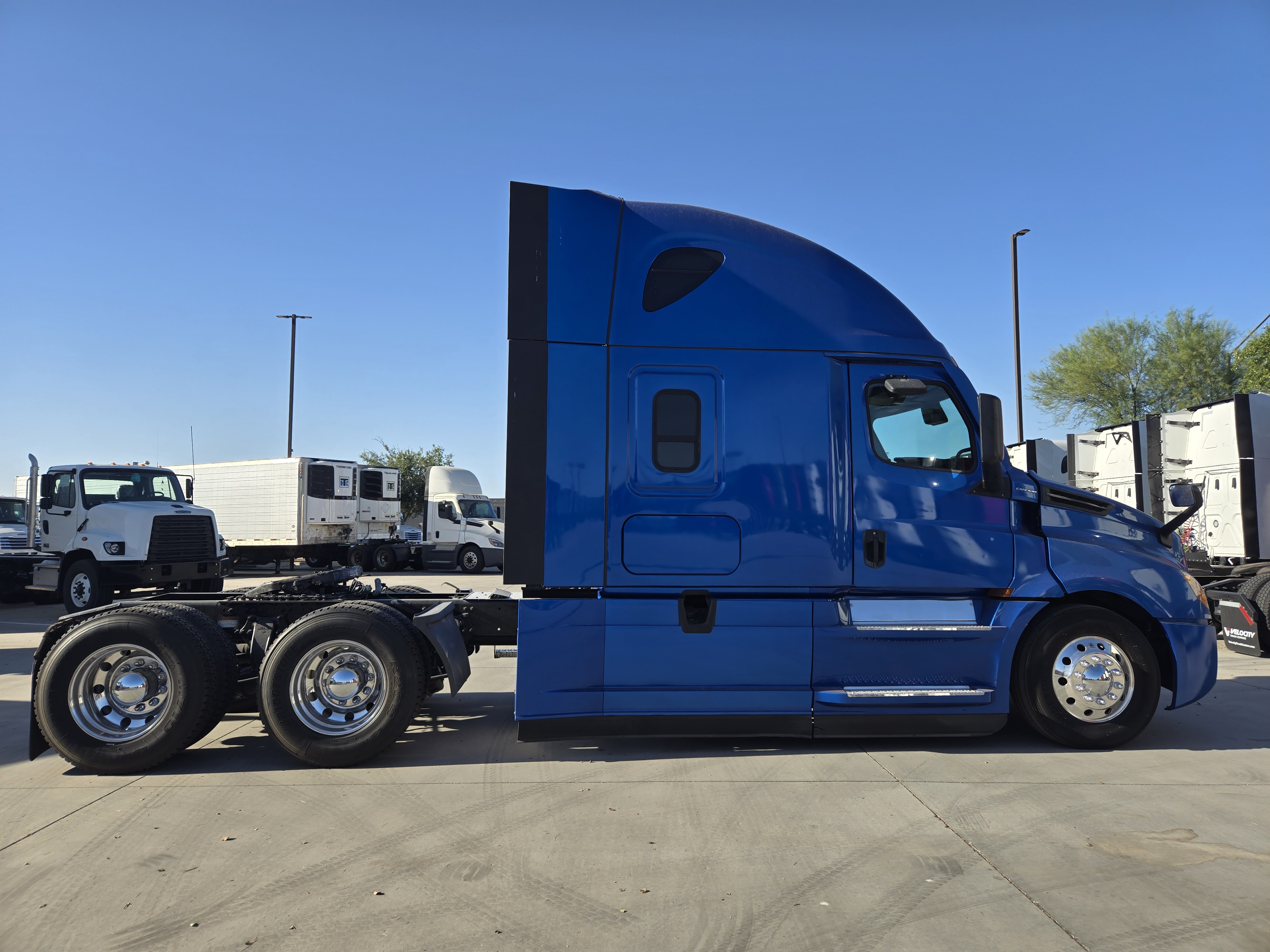 2020 FREIGHTLINER CASCADIA 126SLP - image 7
