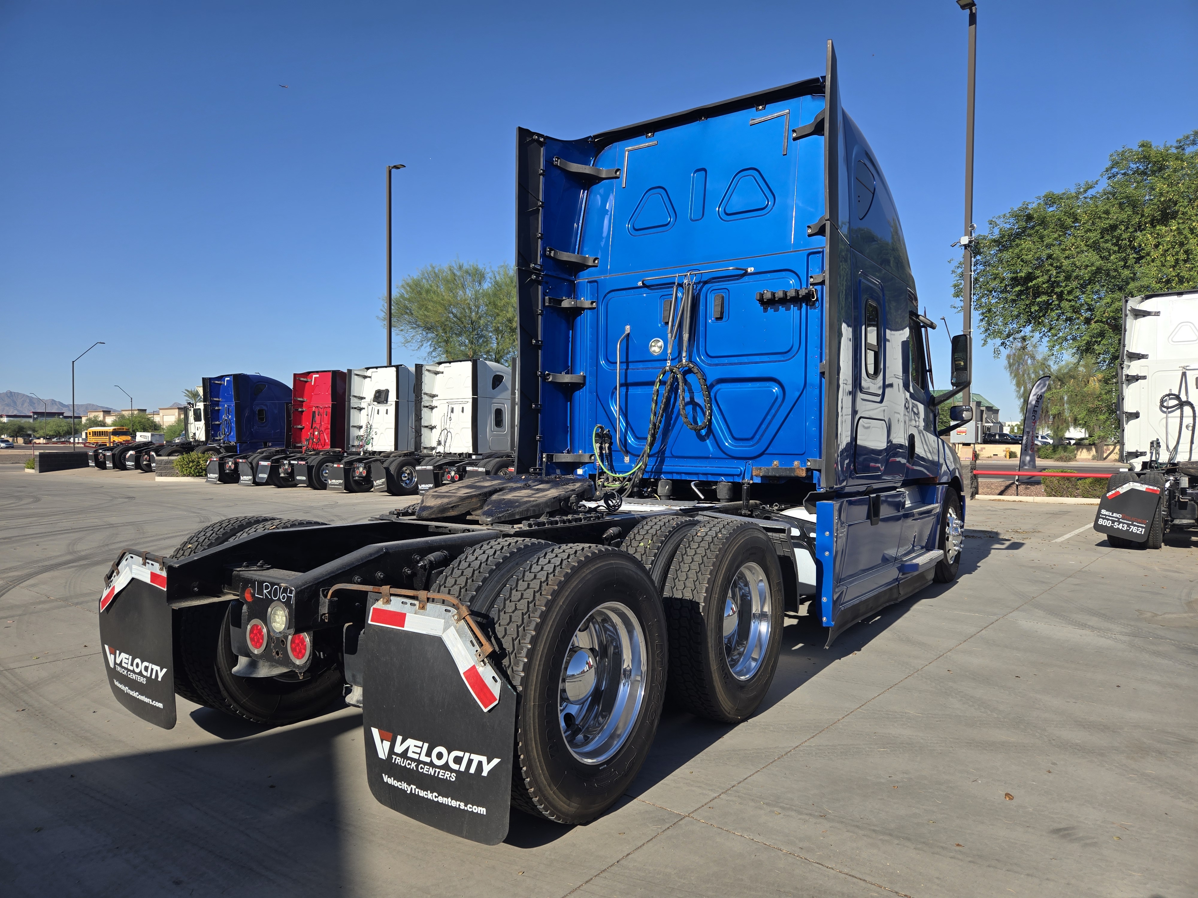 2020 FREIGHTLINER CASCADIA 126SLP - image 6