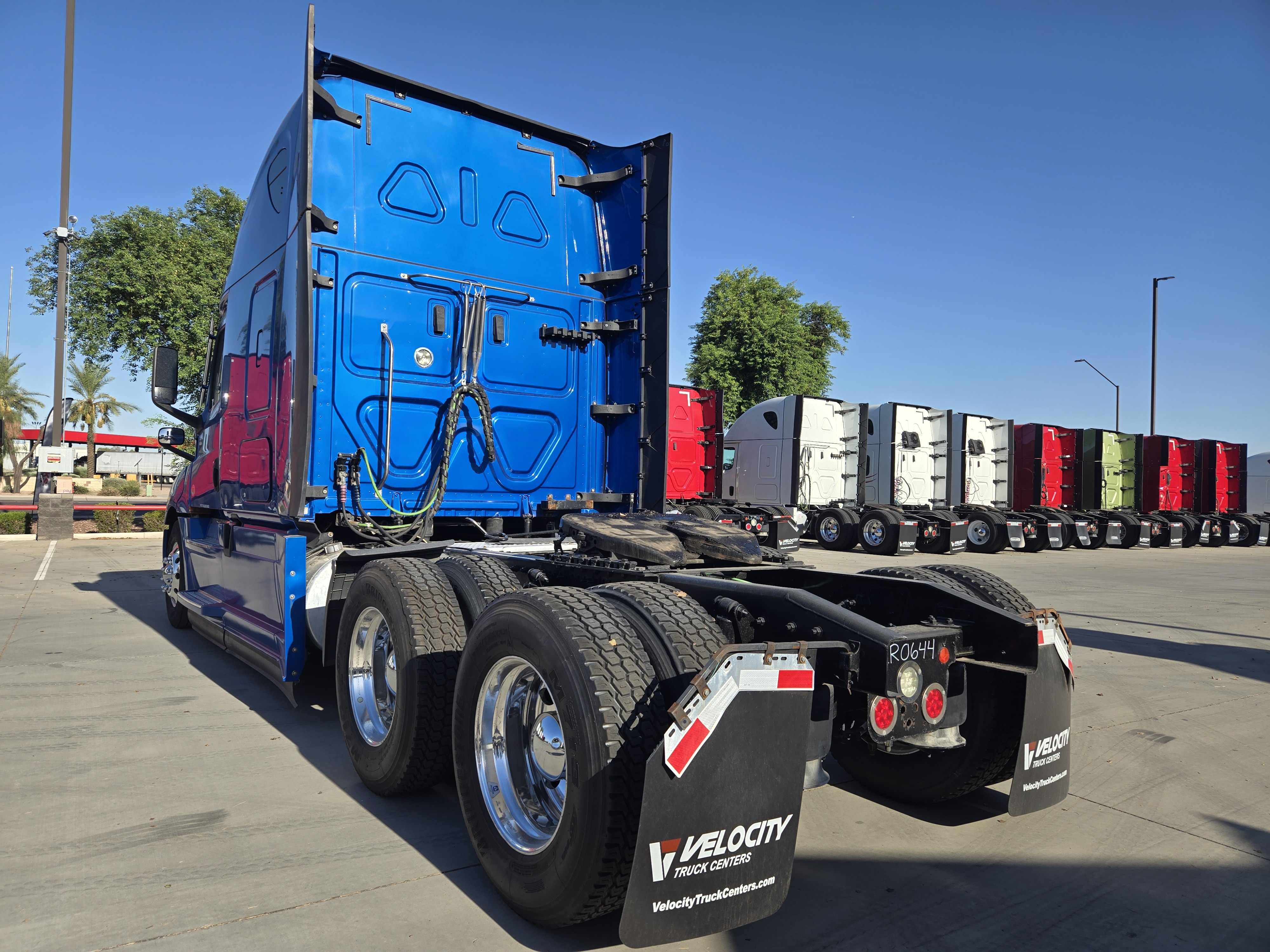 2020 FREIGHTLINER CASCADIA 126SLP - image 4