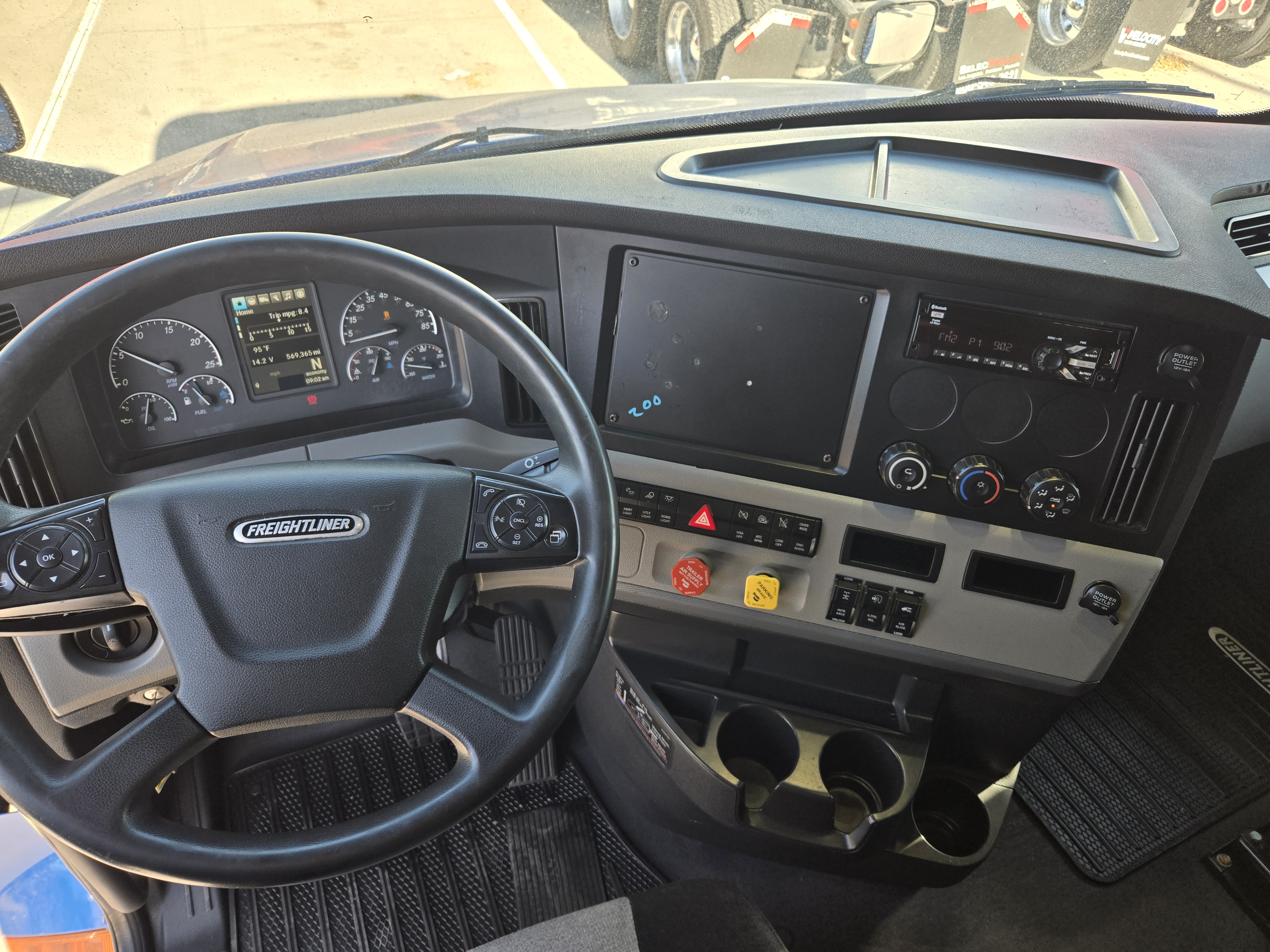 2020 FREIGHTLINER CASCADIA 126SLP - image 14