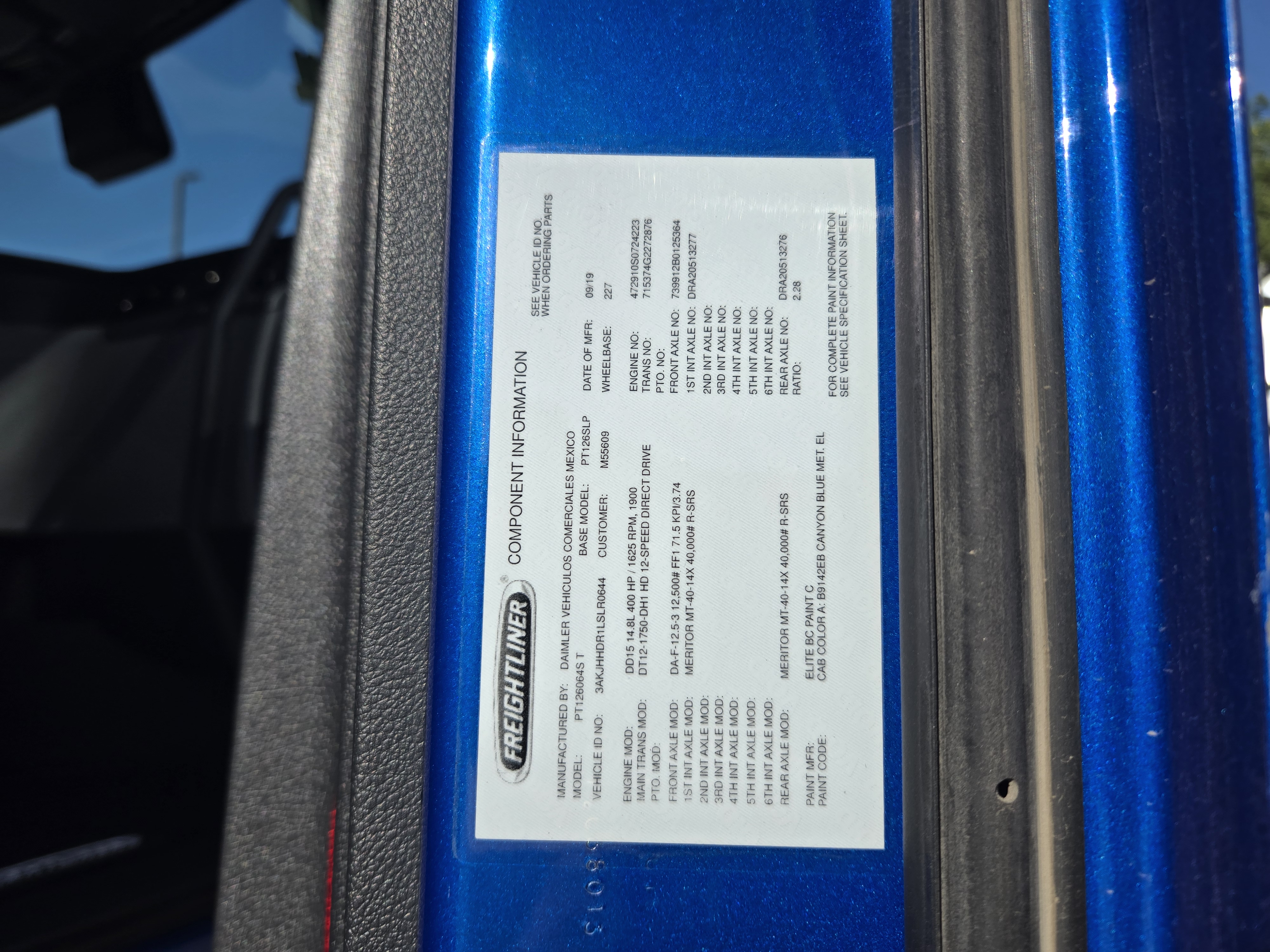 2020 FREIGHTLINER CASCADIA 126SLP - image 19