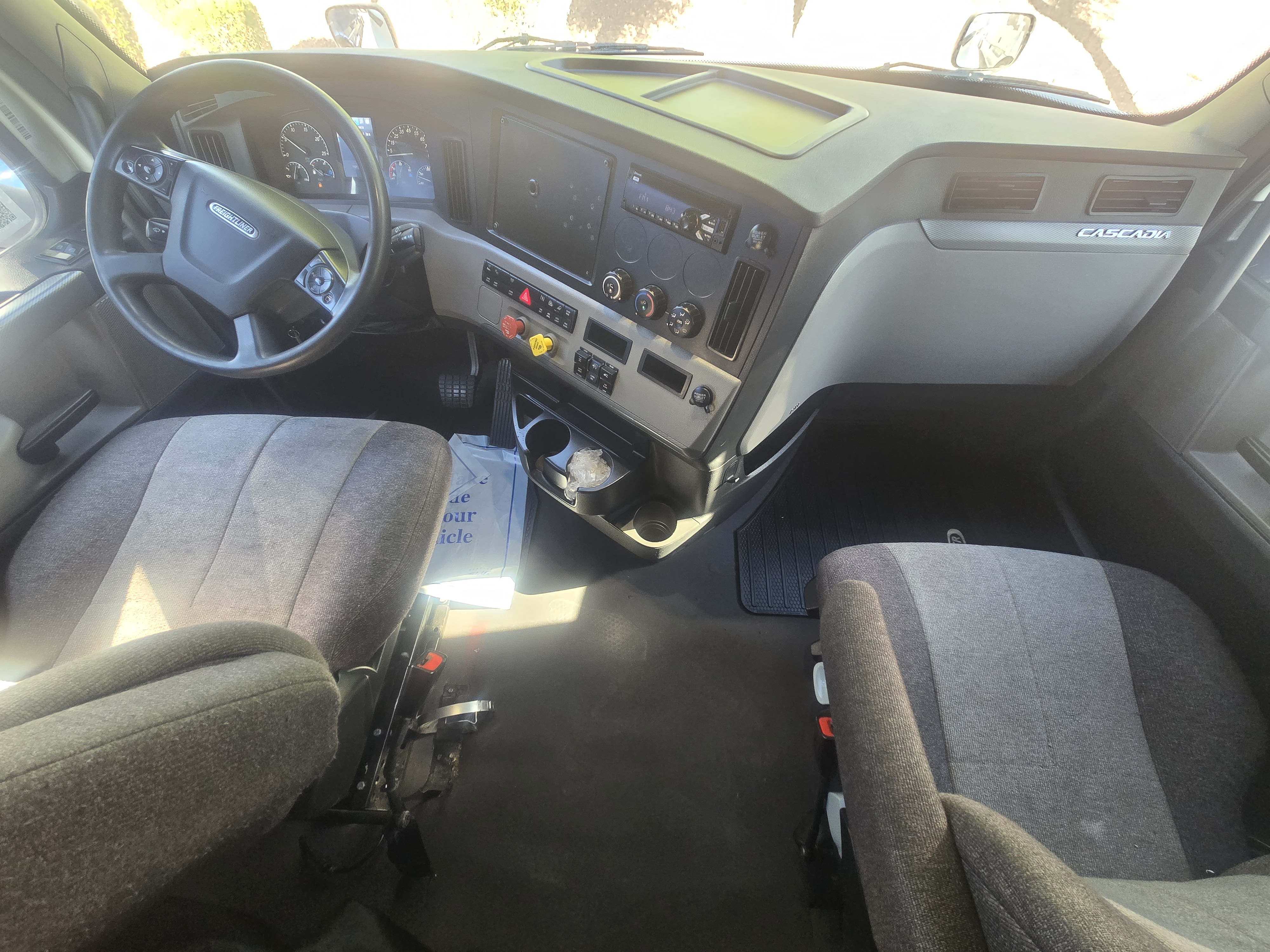 2020 FREIGHTLINER CASCADIA 126SLP - image 12