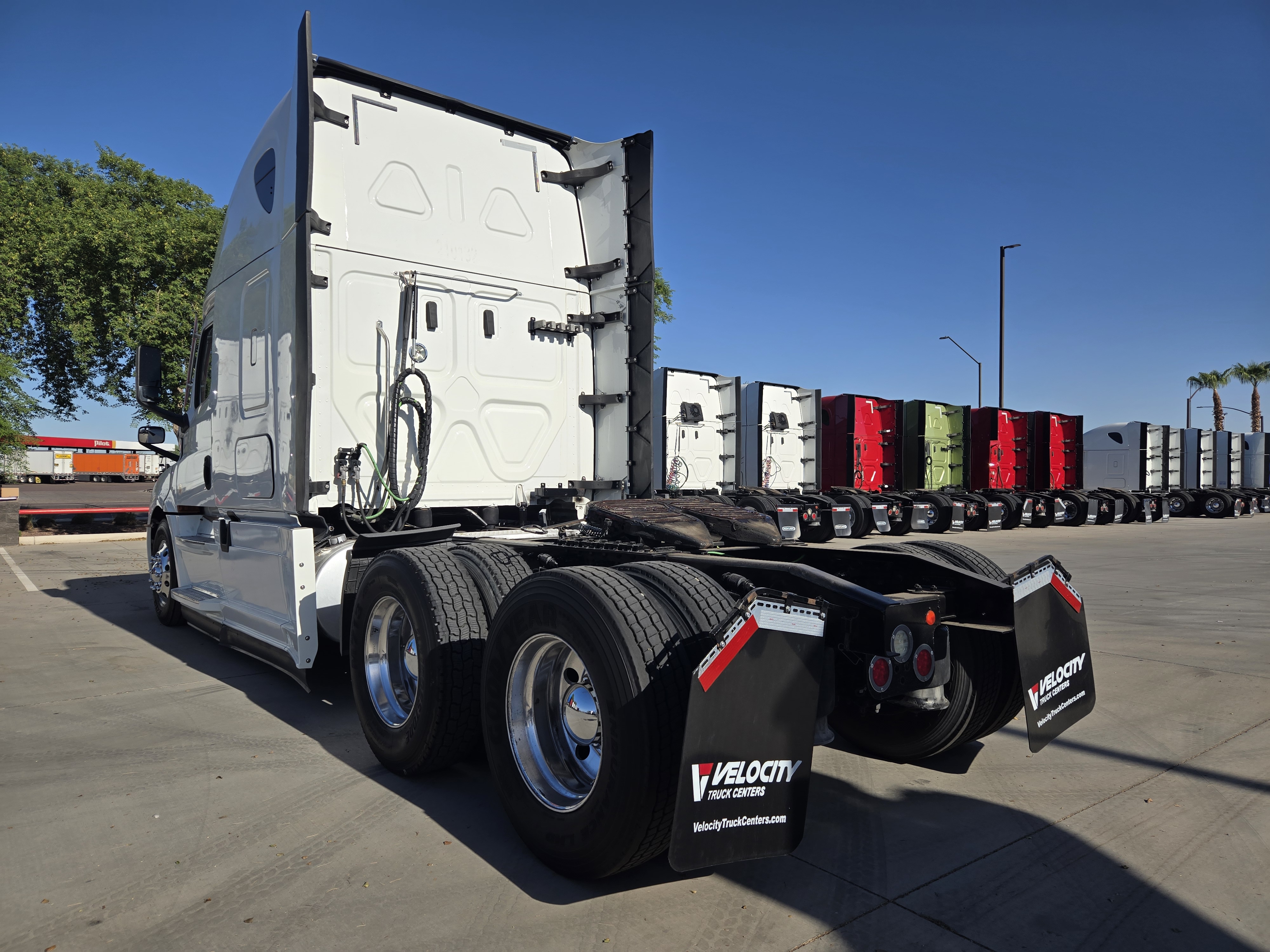 2021 FREIGHTLINER CASCADIA 126SLP - image 4