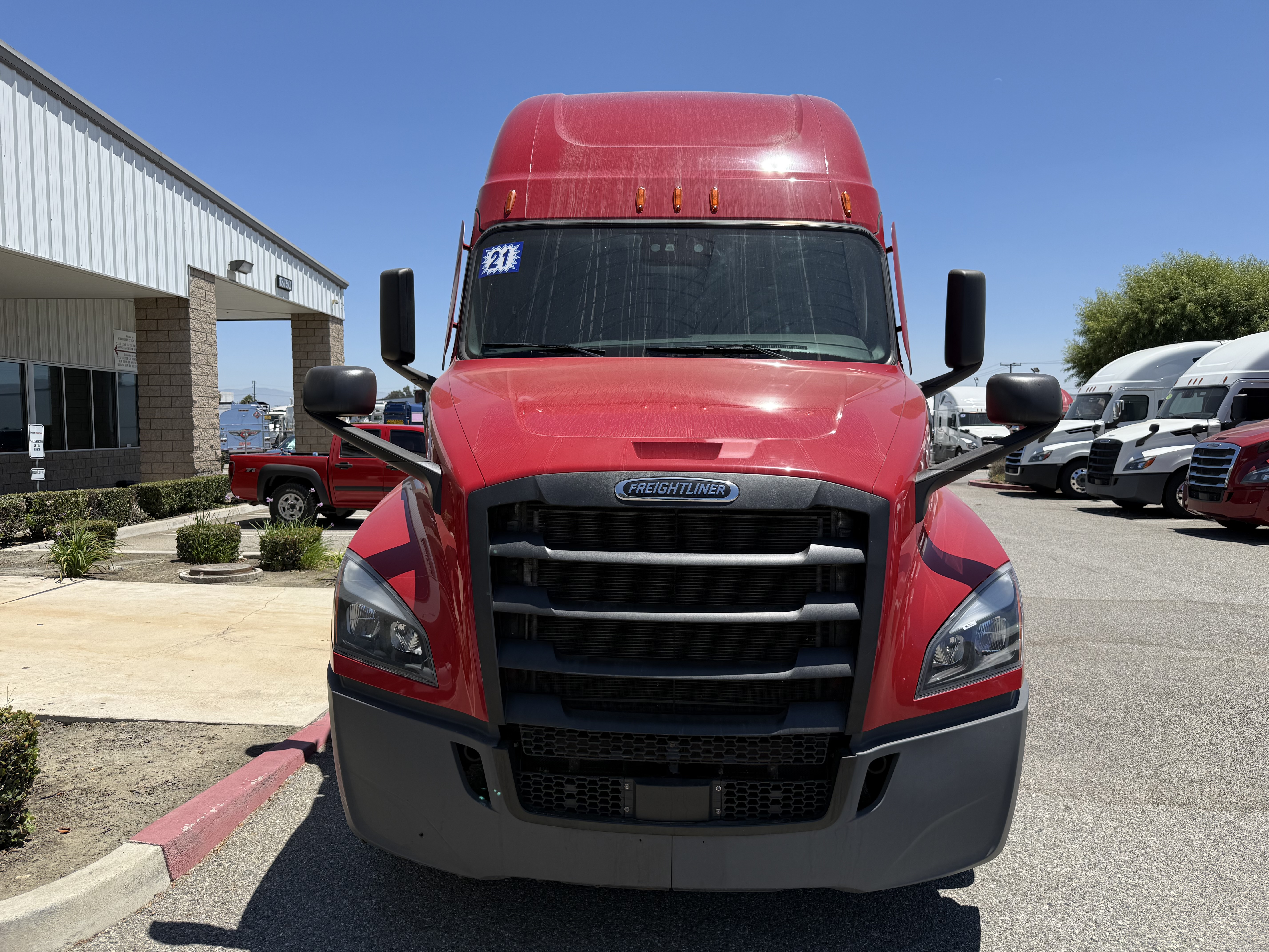 2021 FREIGHTLINER CASCADIA 126SLP - image 2