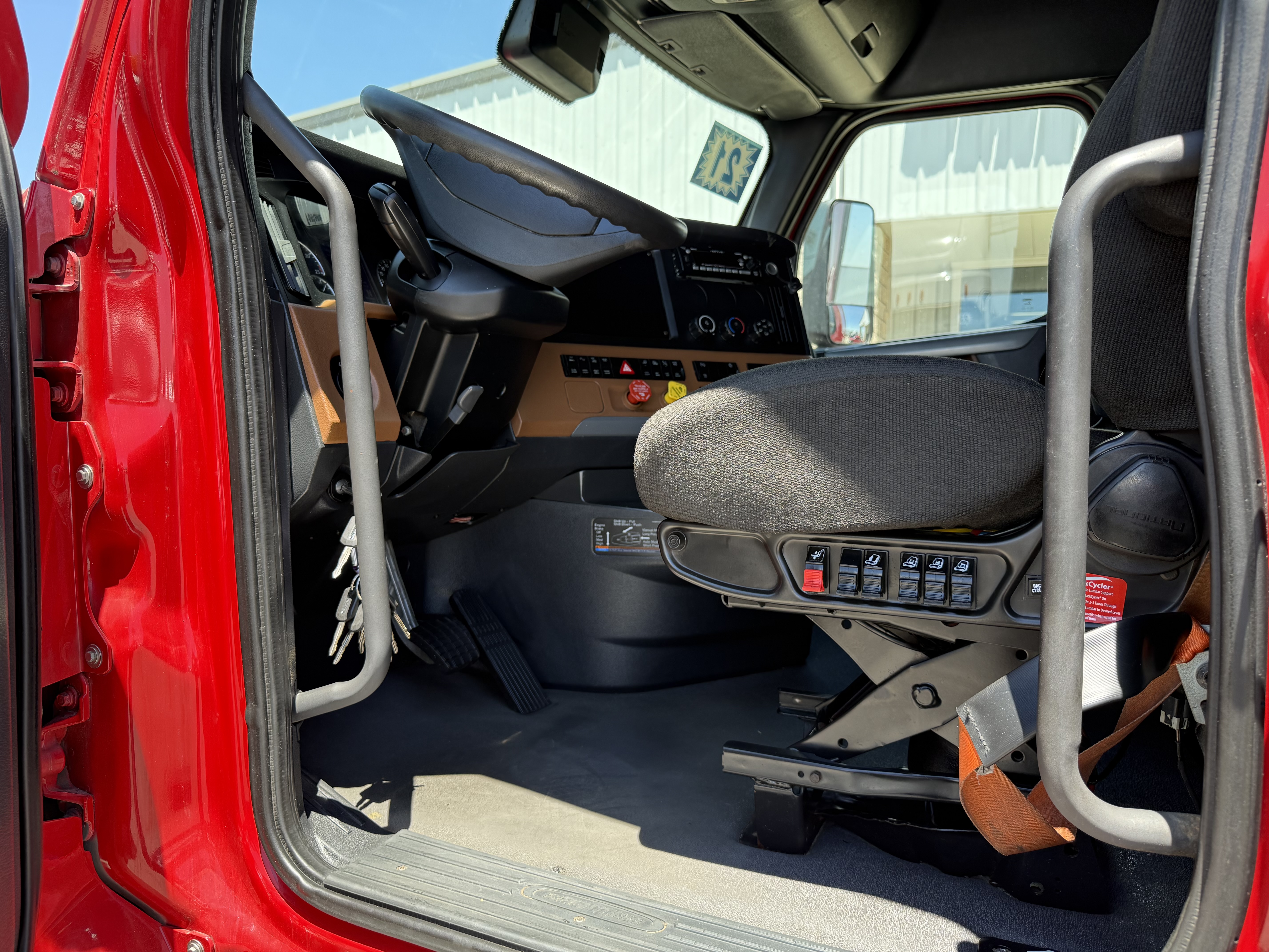 2021 FREIGHTLINER CASCADIA 126SLP - image 16