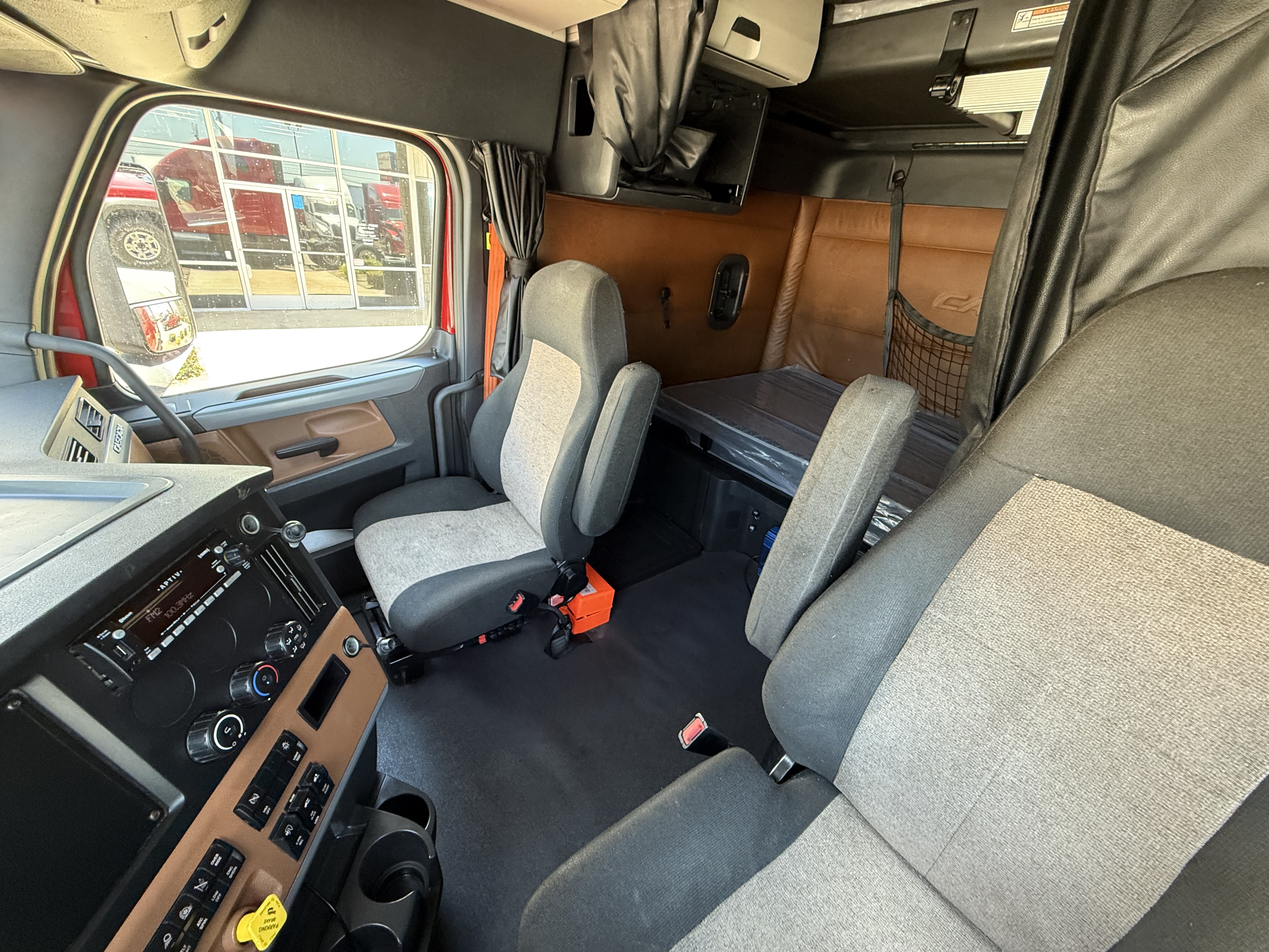 2021 FREIGHTLINER CASCADIA 126SLP - image 18