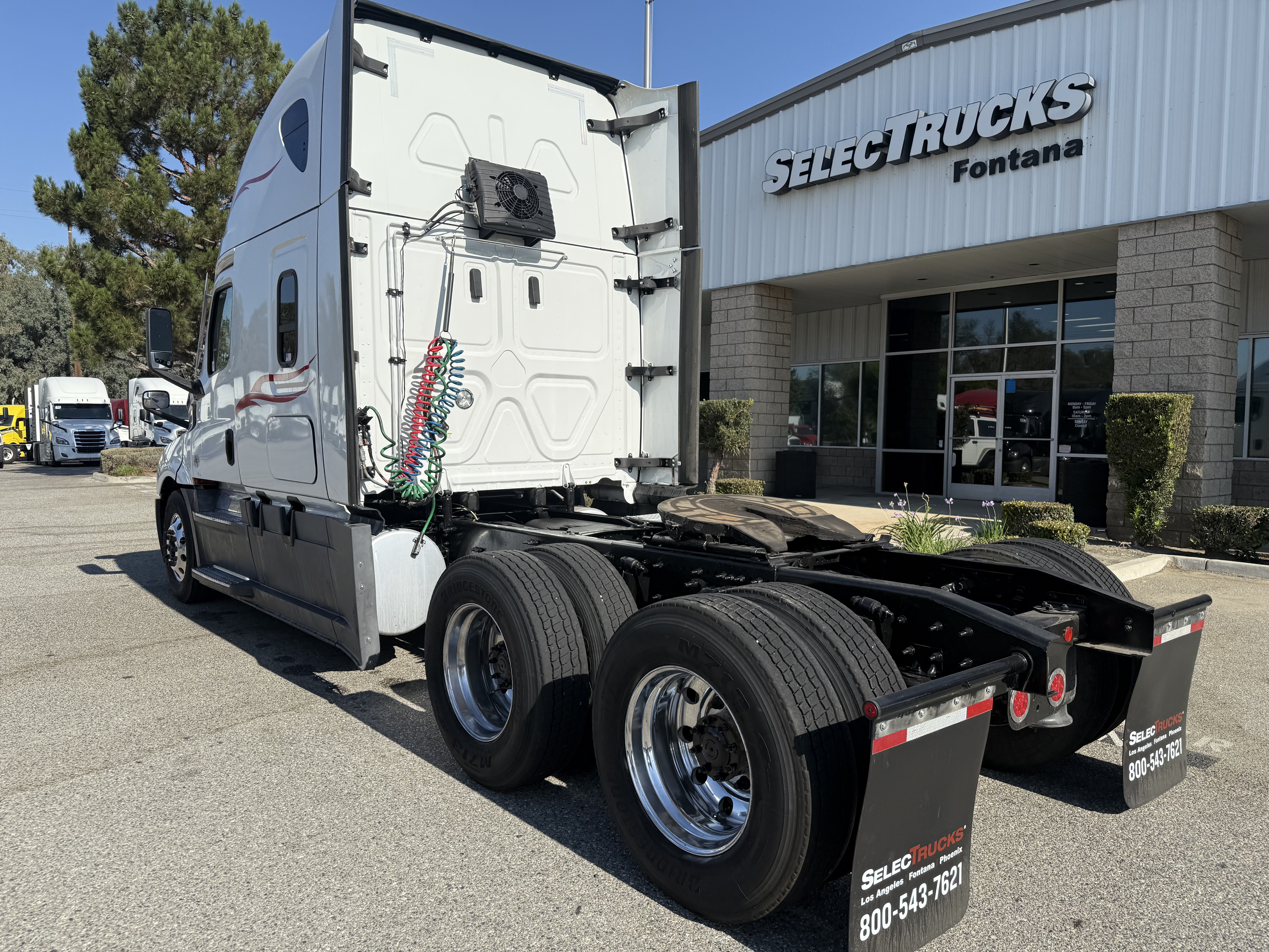 2021 FREIGHTLINER CASCADIA 126SLP - image 4