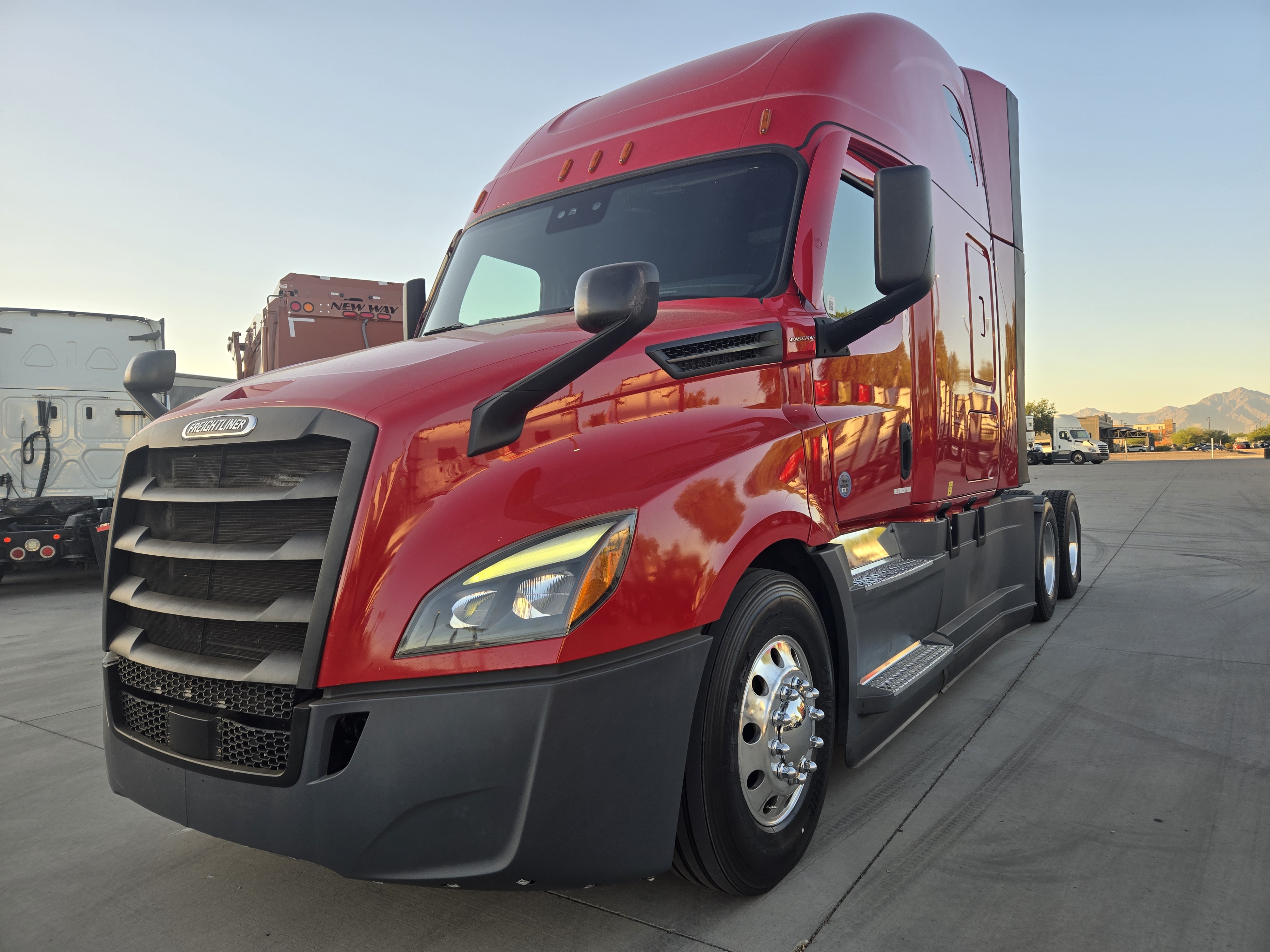 2021 FREIGHTLINER CASCADIA 126SLP - image 1