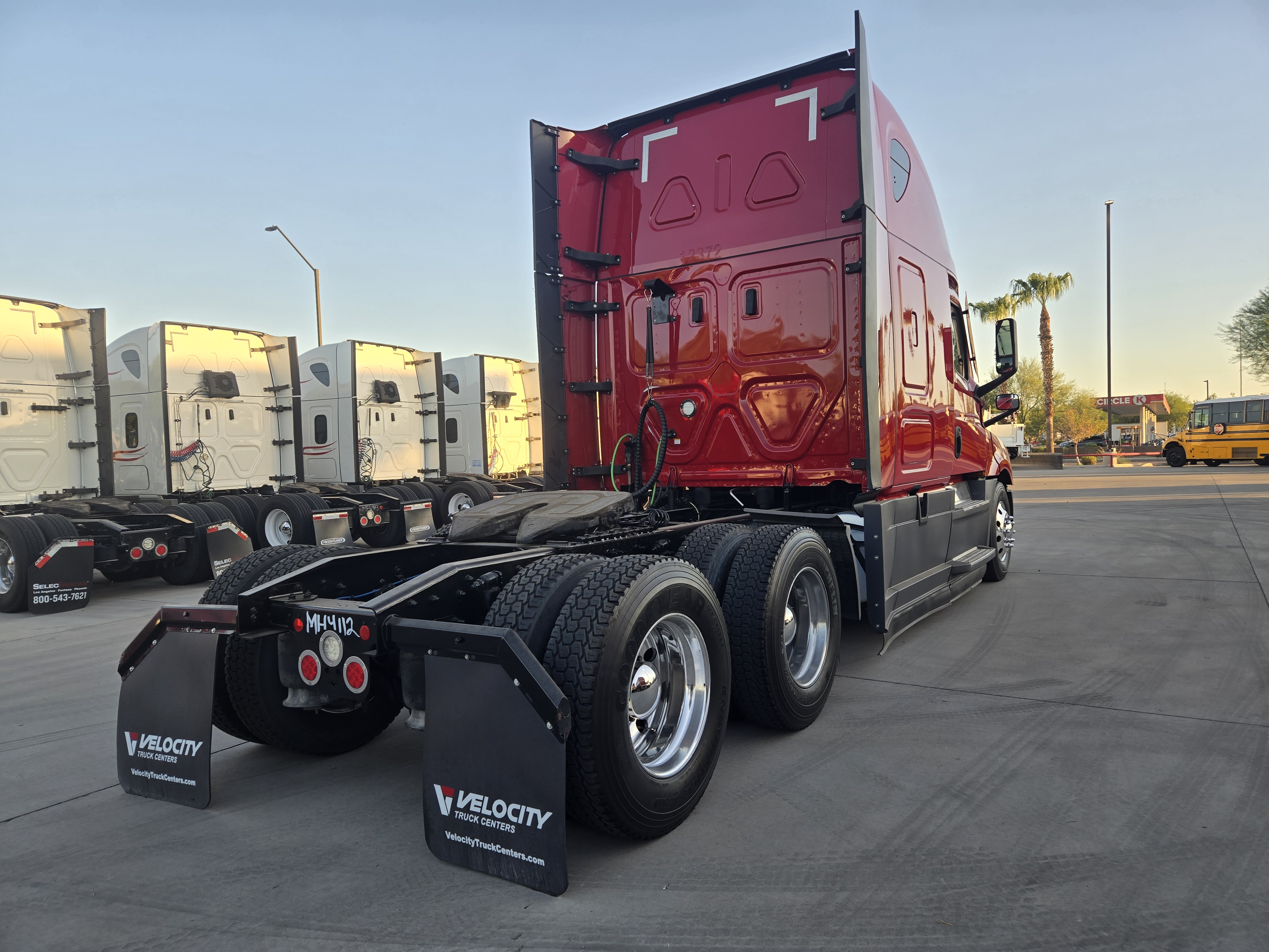 2021 FREIGHTLINER CASCADIA 126SLP - image 6