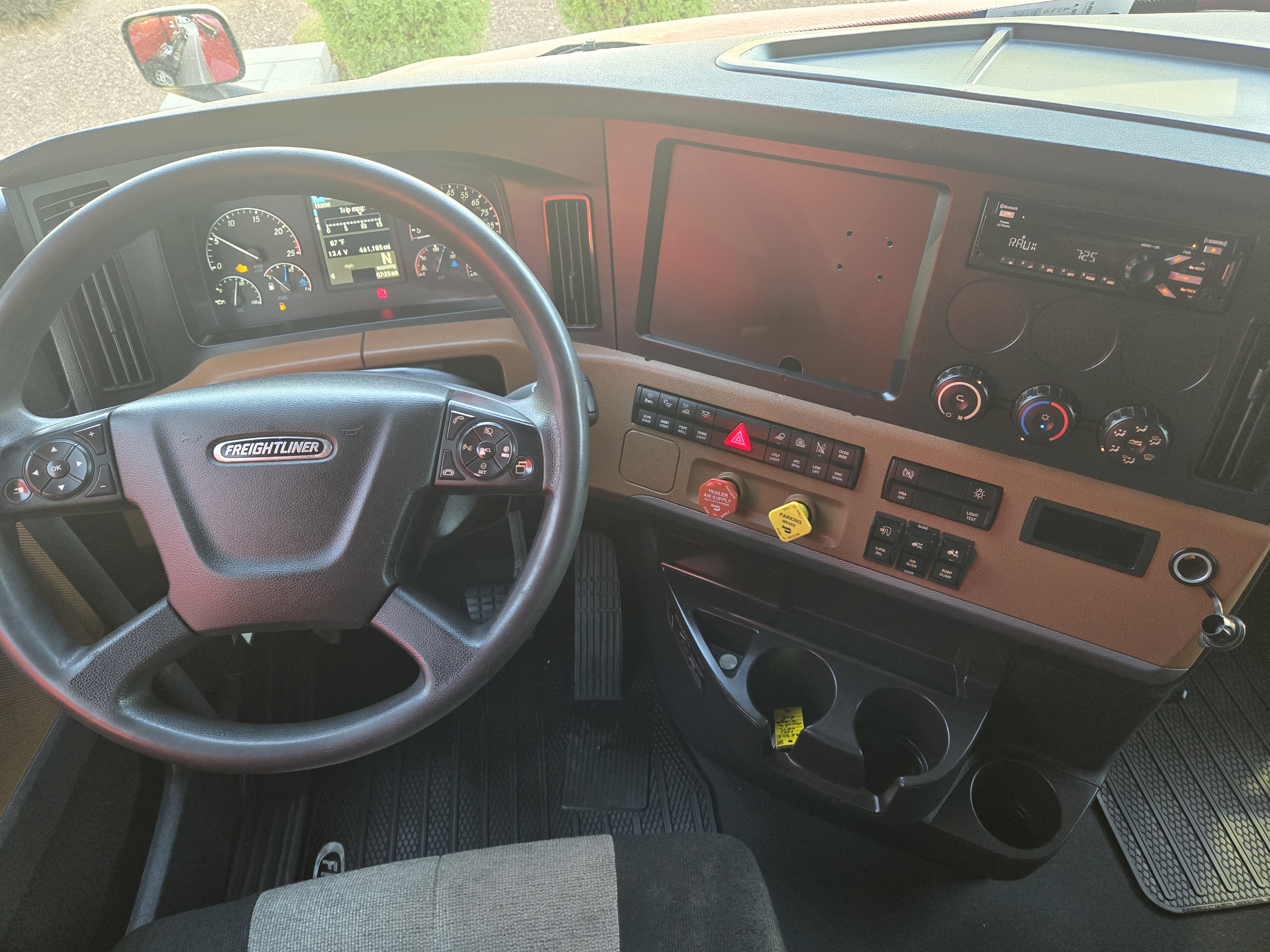 2021 FREIGHTLINER CASCADIA 126SLP - image 15