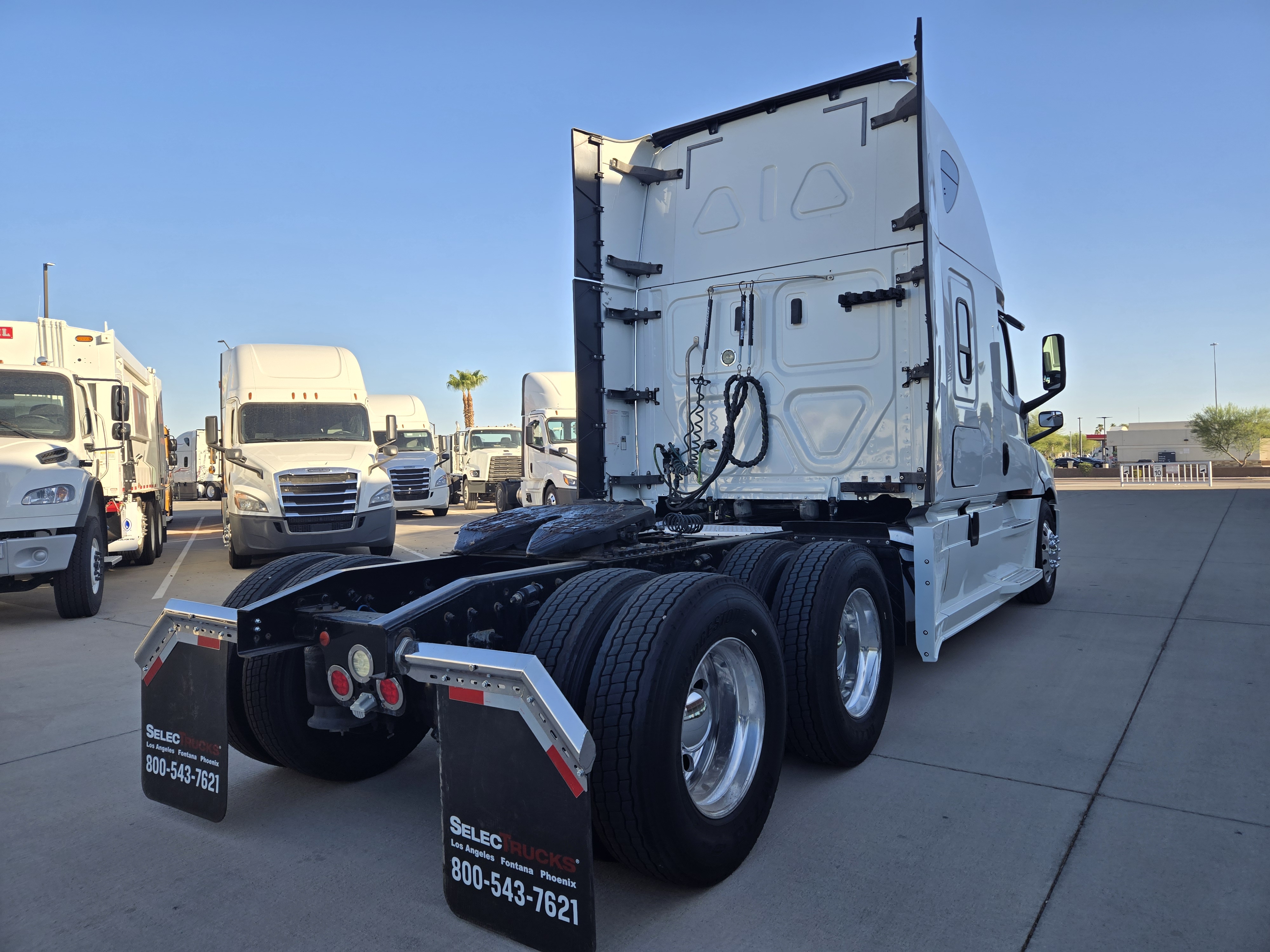 2019 FREIGHTLINER CASCADIA 126SLP - image 6