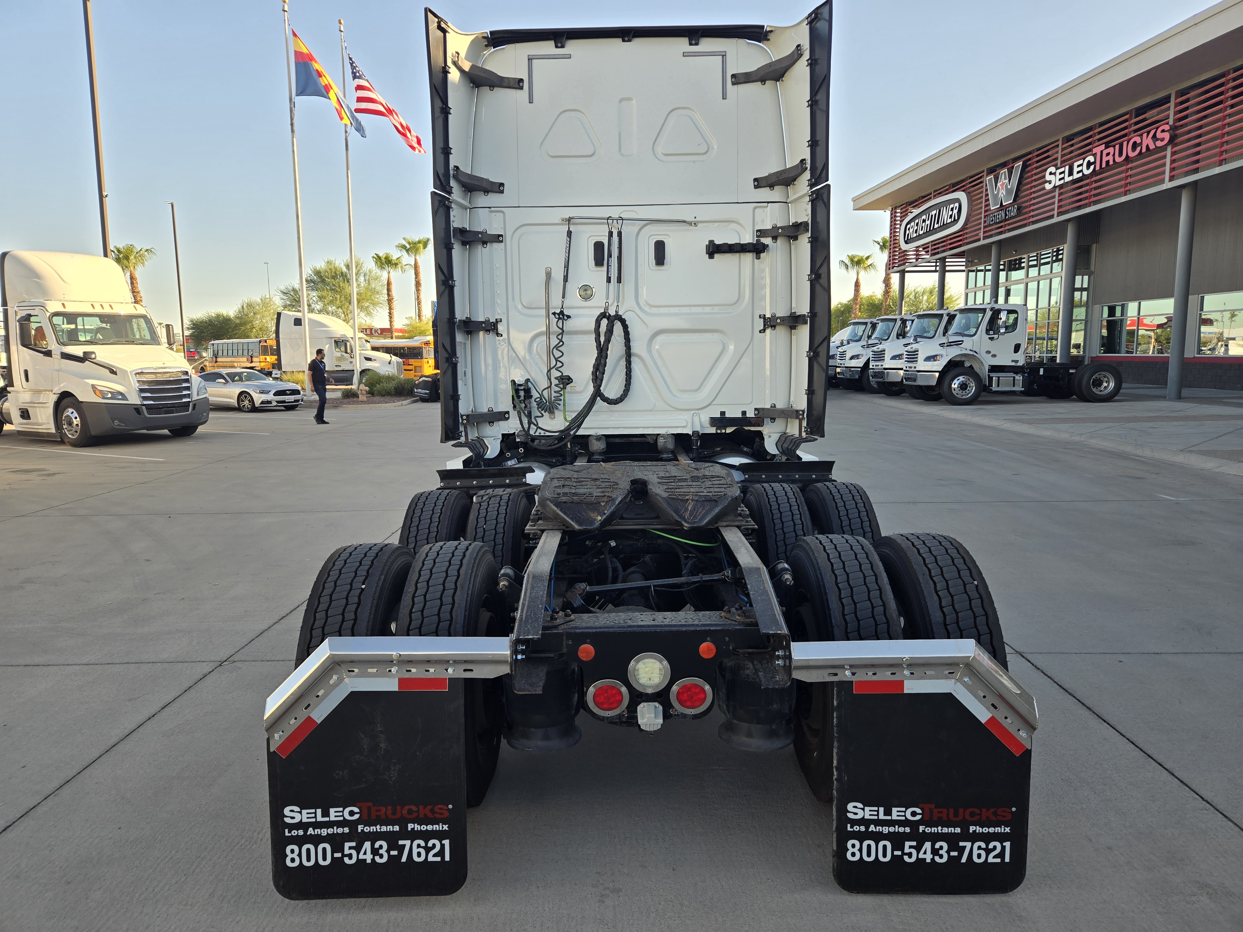 2019 FREIGHTLINER CASCADIA 126SLP - image 5