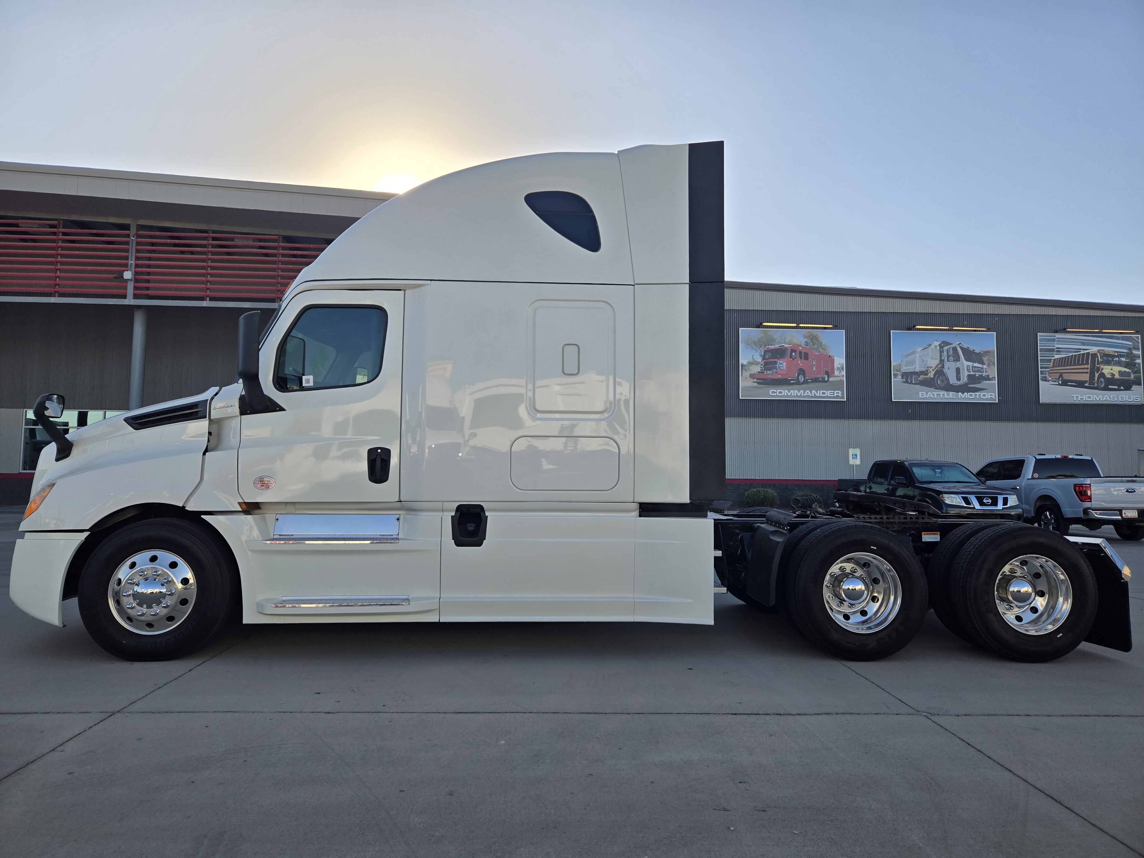 2019 FREIGHTLINER CASCADIA 126SLP - image 7