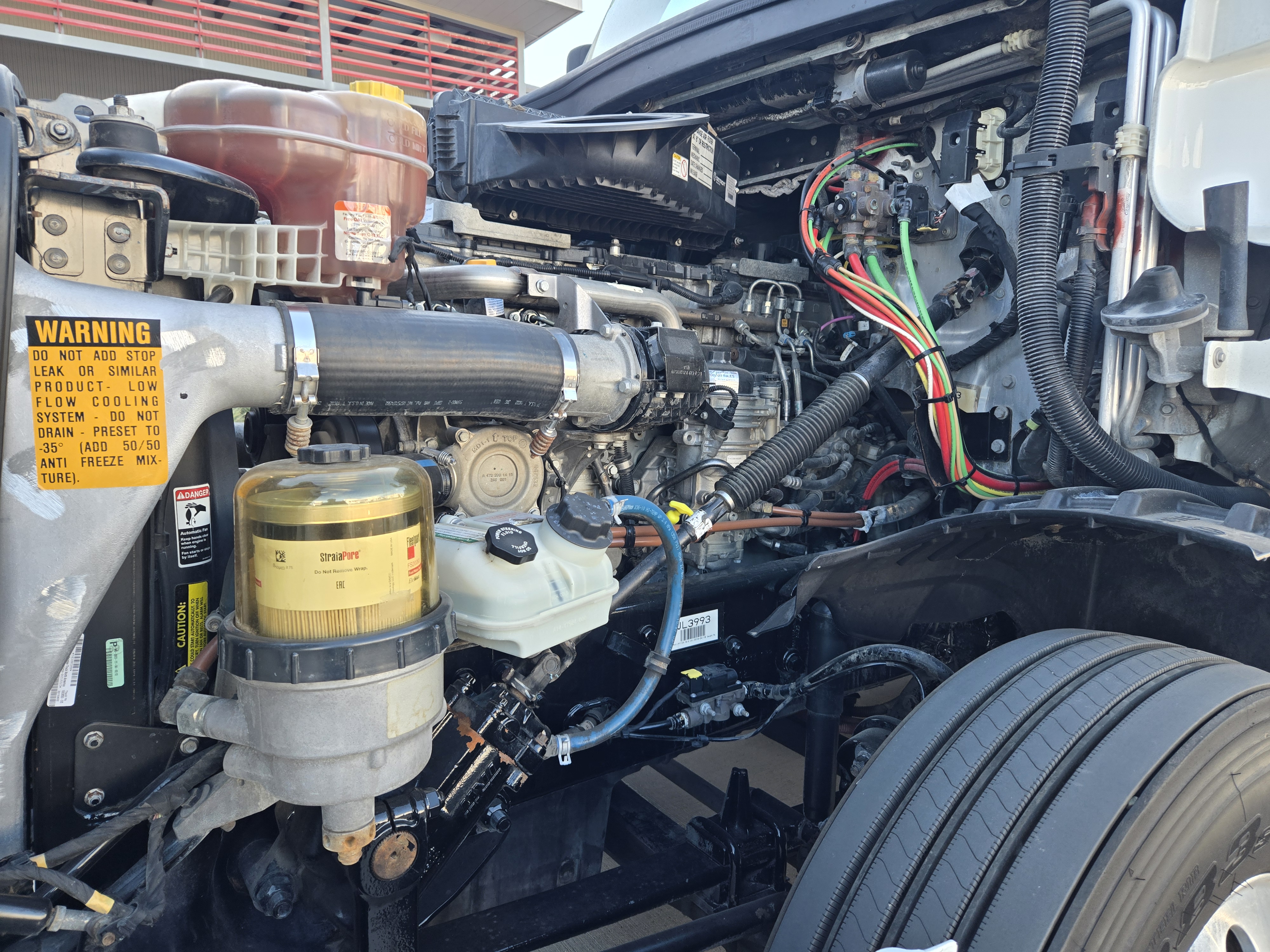 2019 FREIGHTLINER CASCADIA 126SLP - image 9