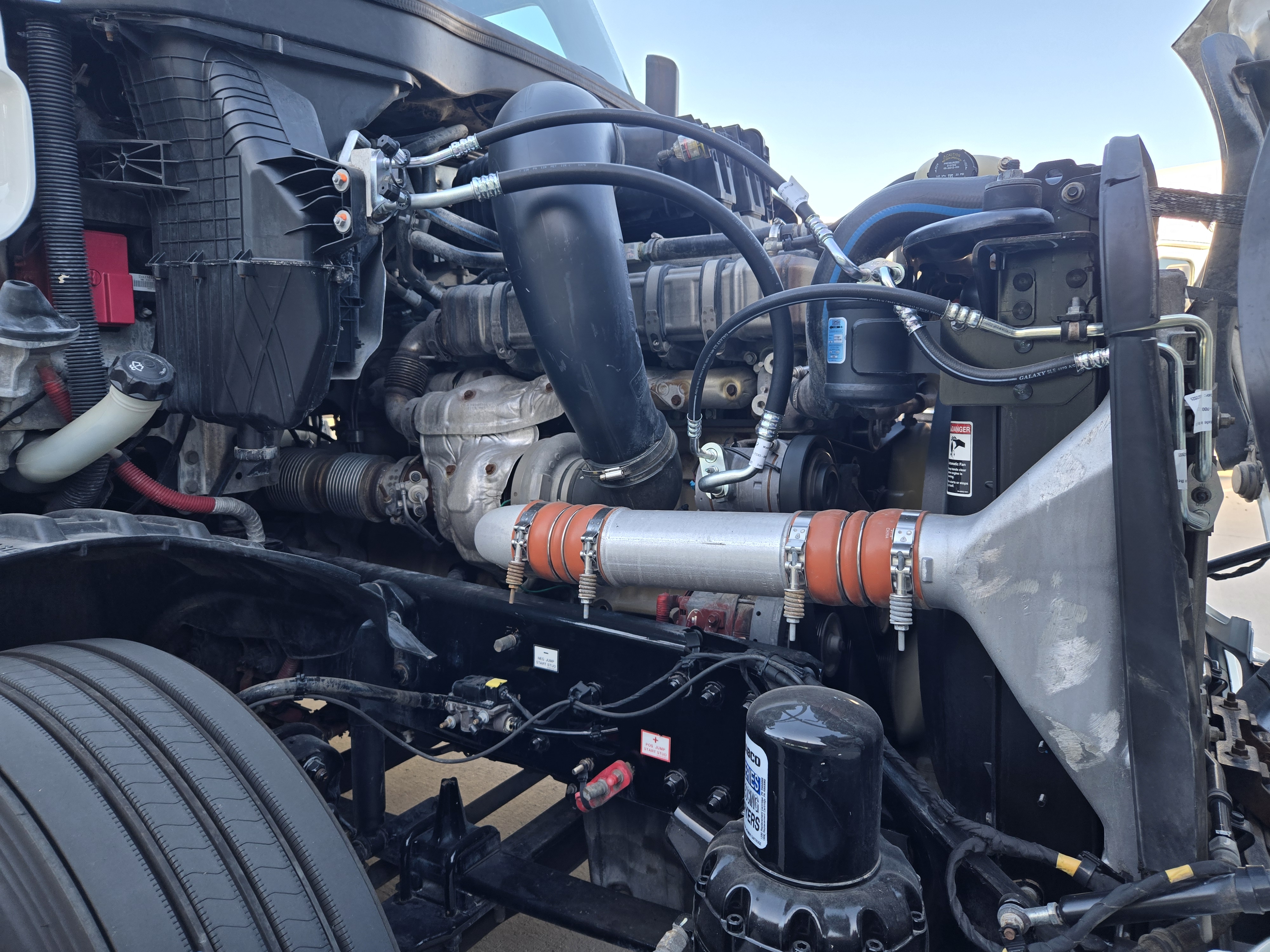 2019 FREIGHTLINER CASCADIA 126SLP - image 10