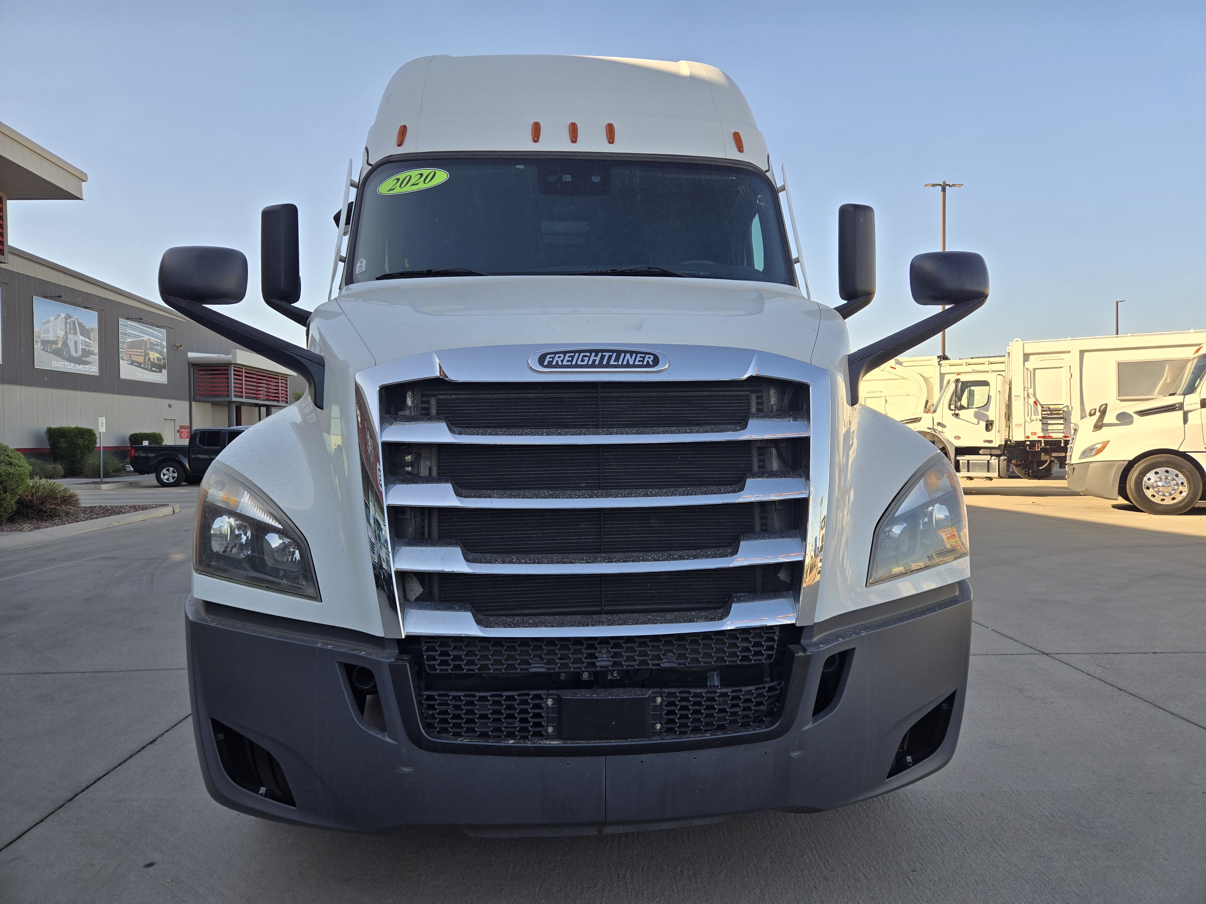 2020 FREIGHTLINER CASCADIA 126SLP - image 2