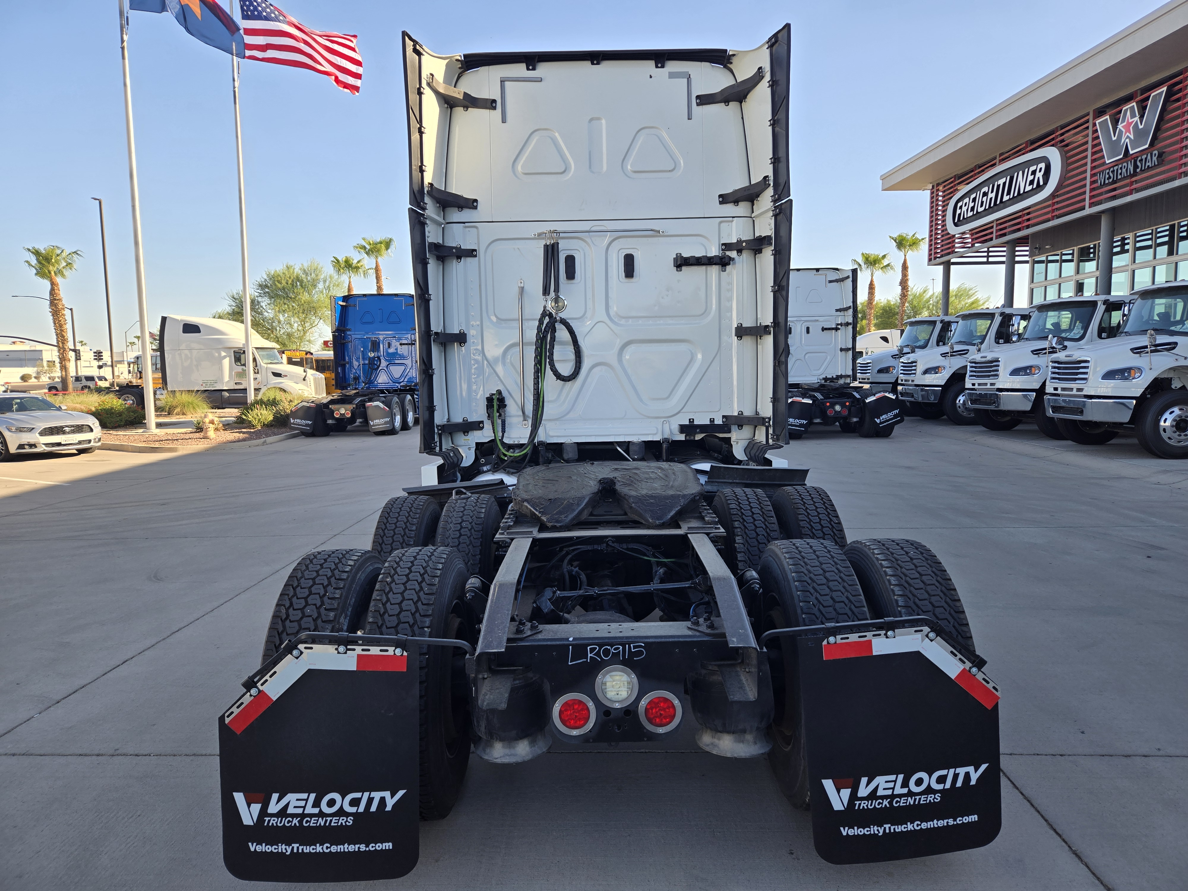 2020 FREIGHTLINER CASCADIA 126SLP - image 6