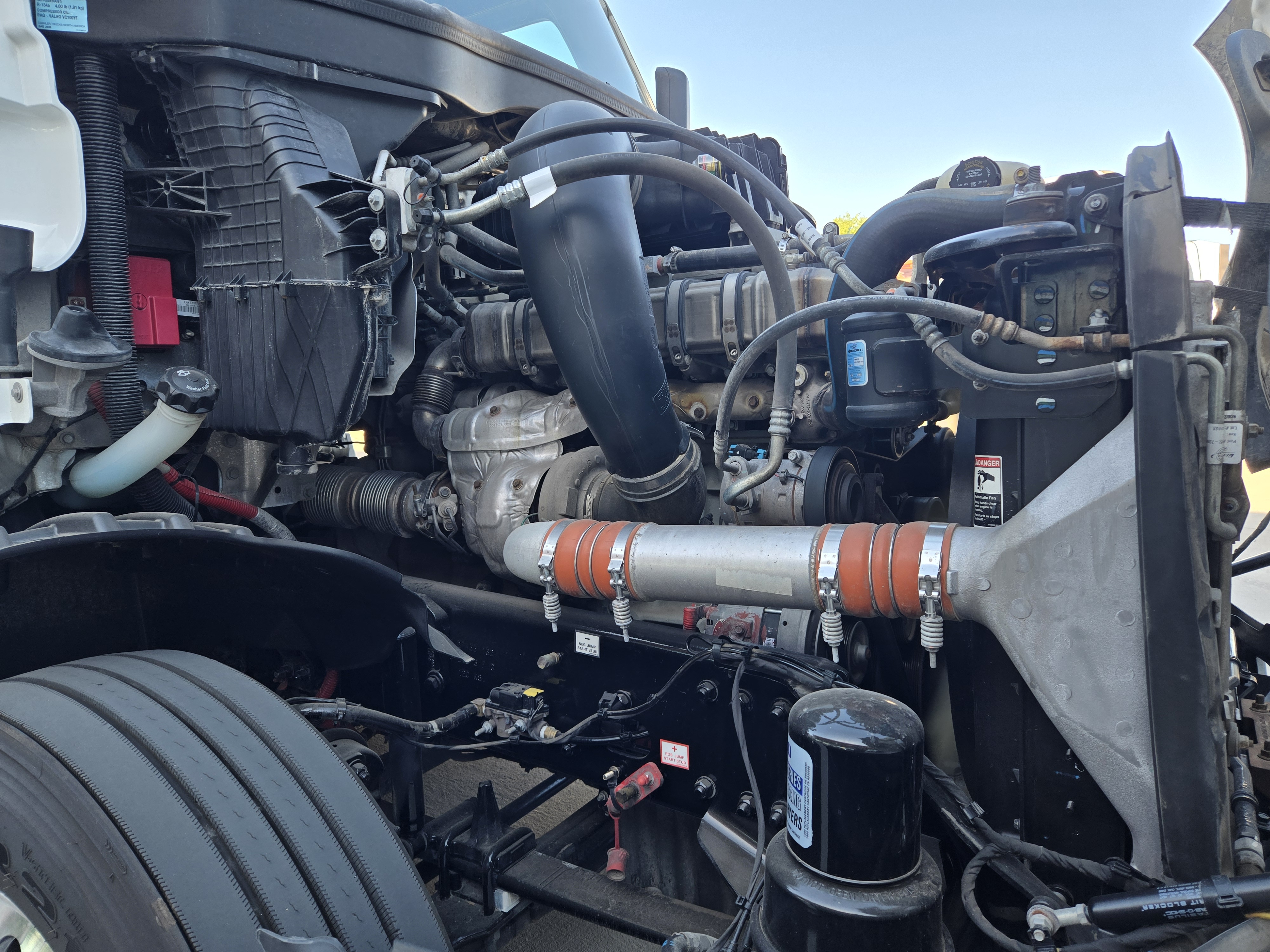 2020 FREIGHTLINER CASCADIA 126SLP - image 16