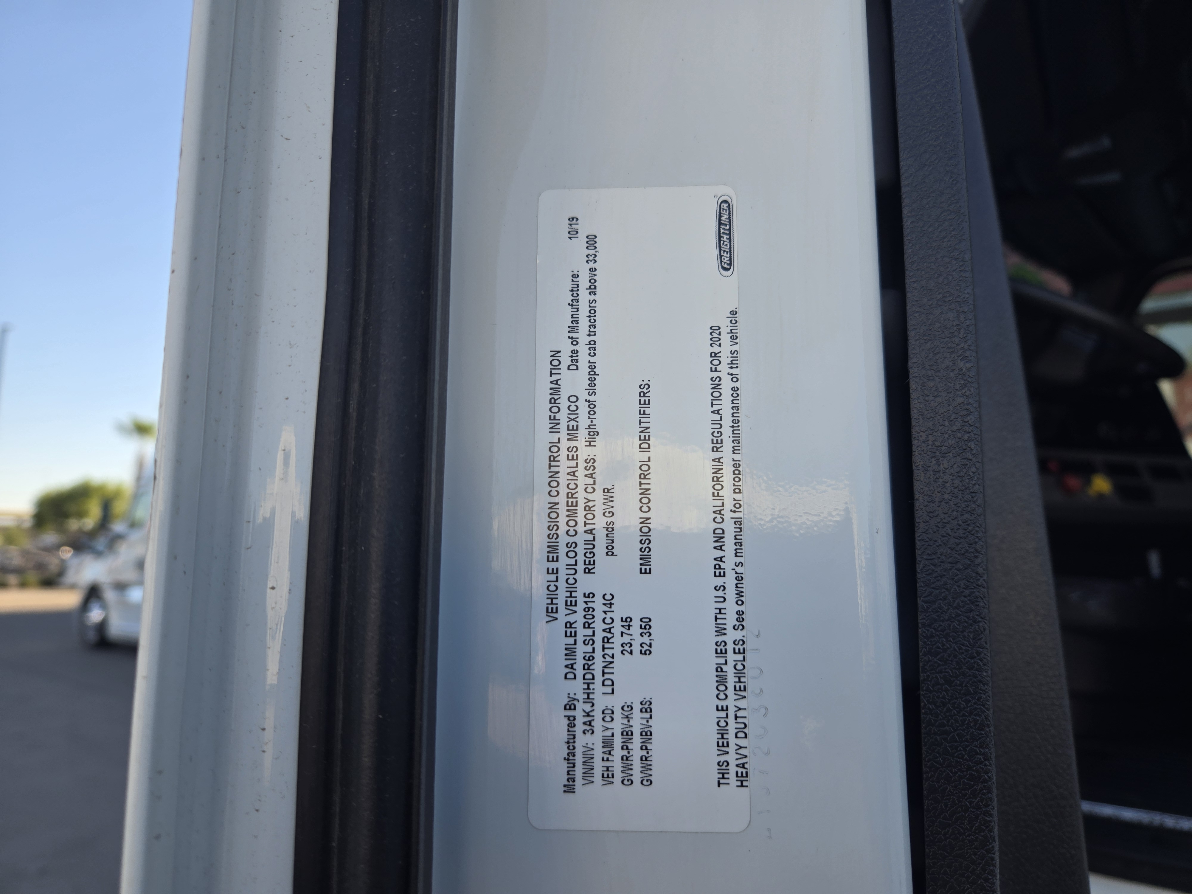 2020 FREIGHTLINER CASCADIA 126SLP - image 17