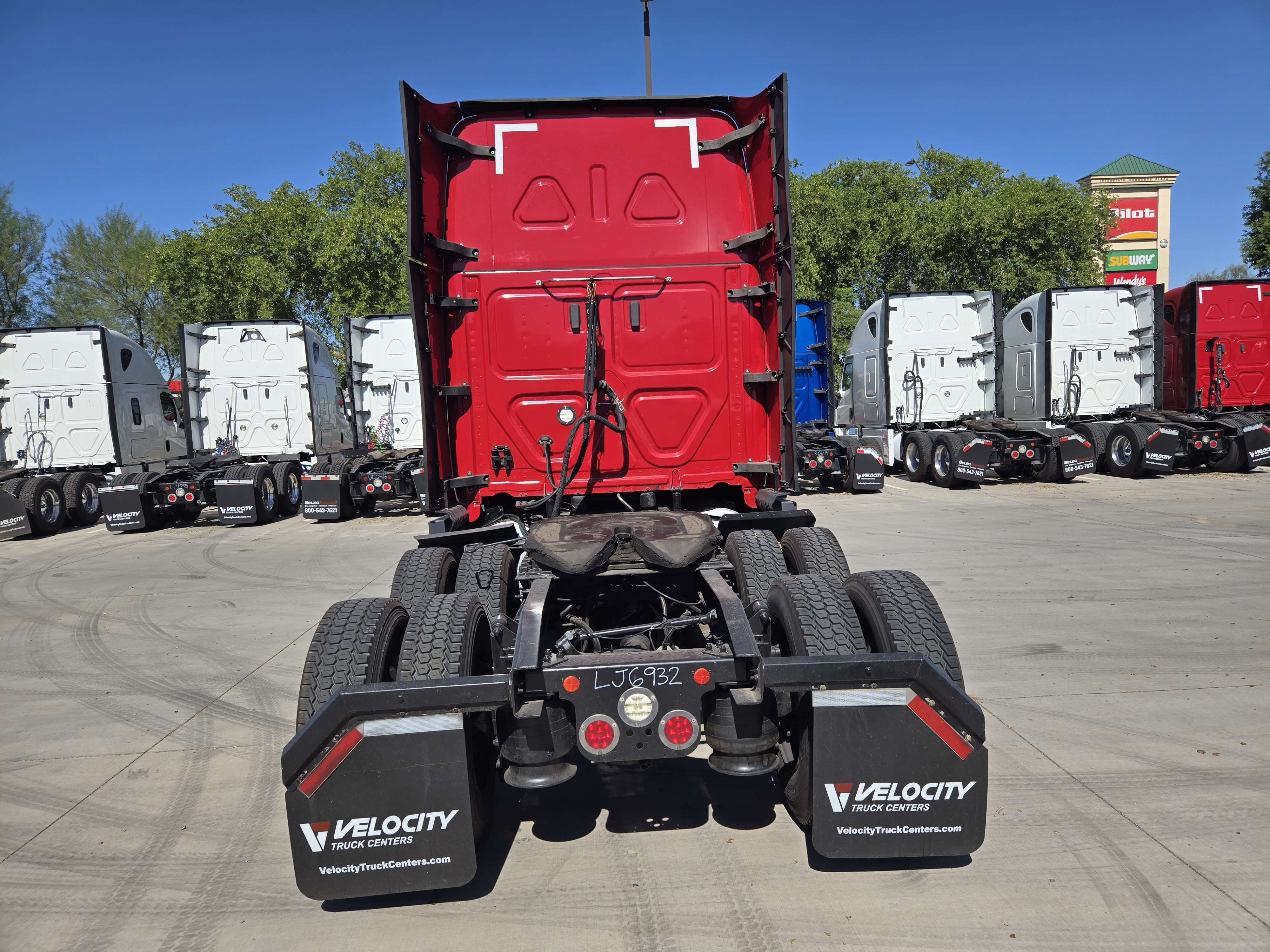 2020 FREIGHTLINER CASCADIA 126SLP - image 5