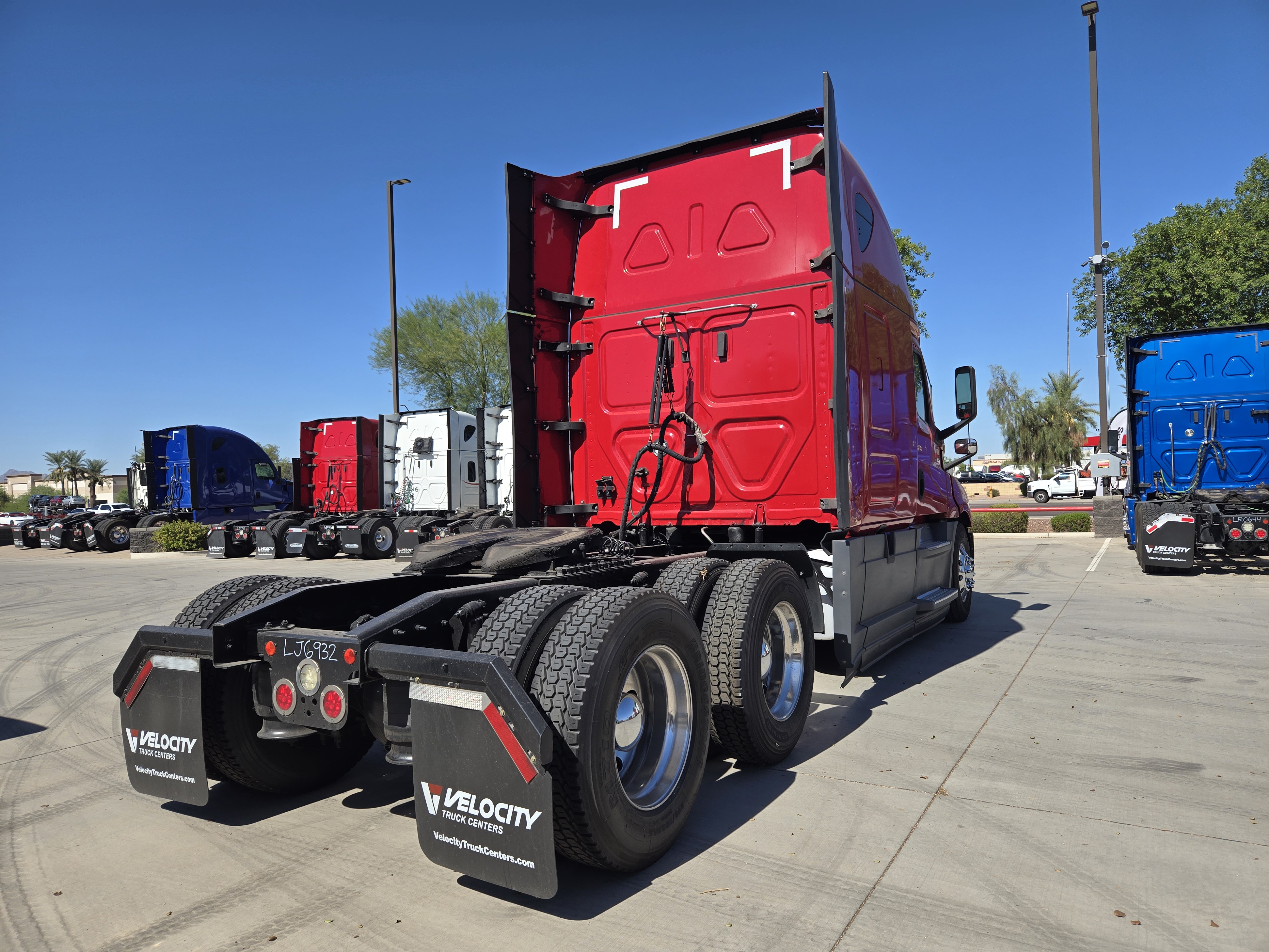 2020 FREIGHTLINER CASCADIA 126SLP - image 6