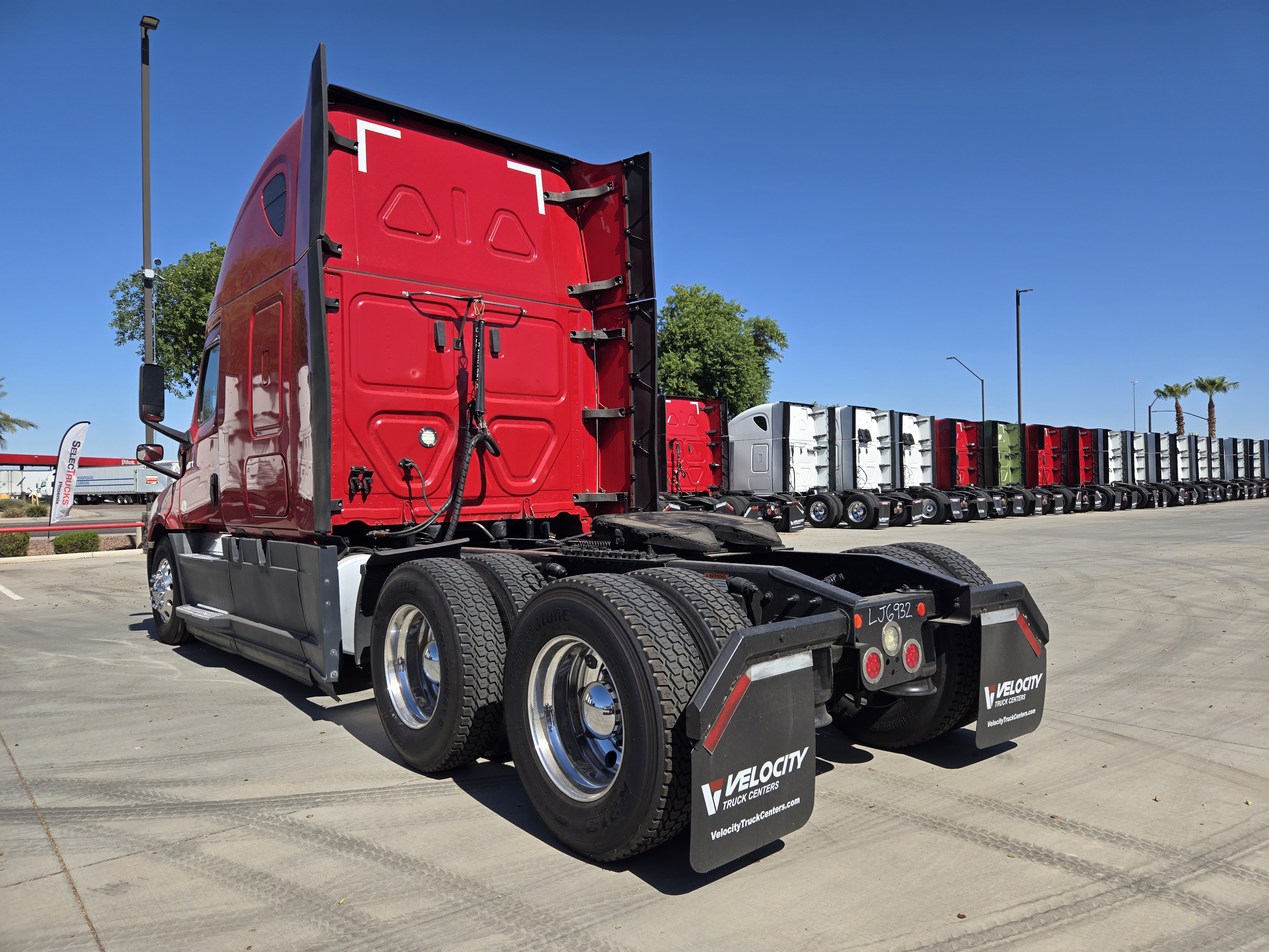 2020 FREIGHTLINER CASCADIA 126SLP - image 4