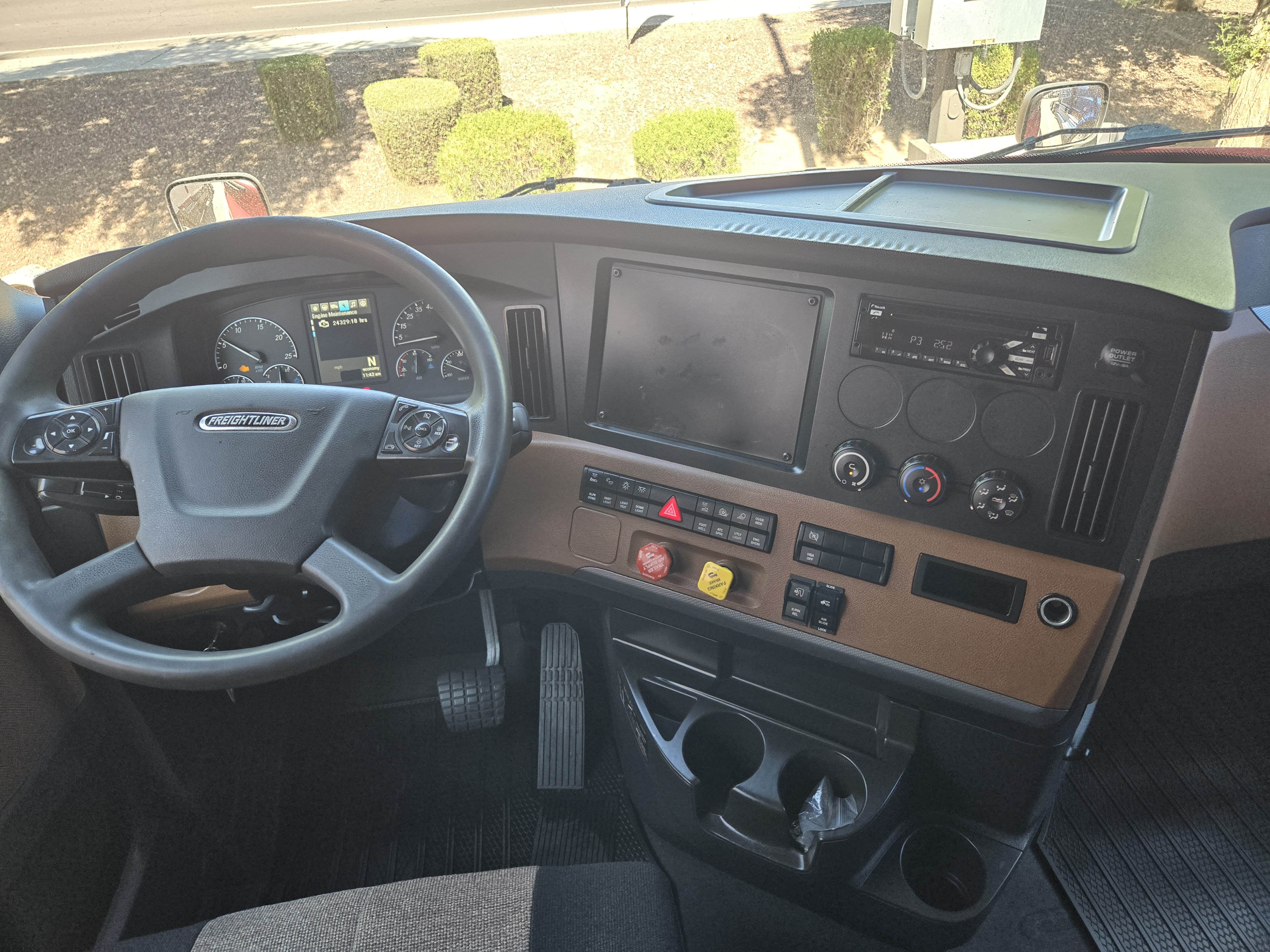 2020 FREIGHTLINER CASCADIA 126SLP - image 14