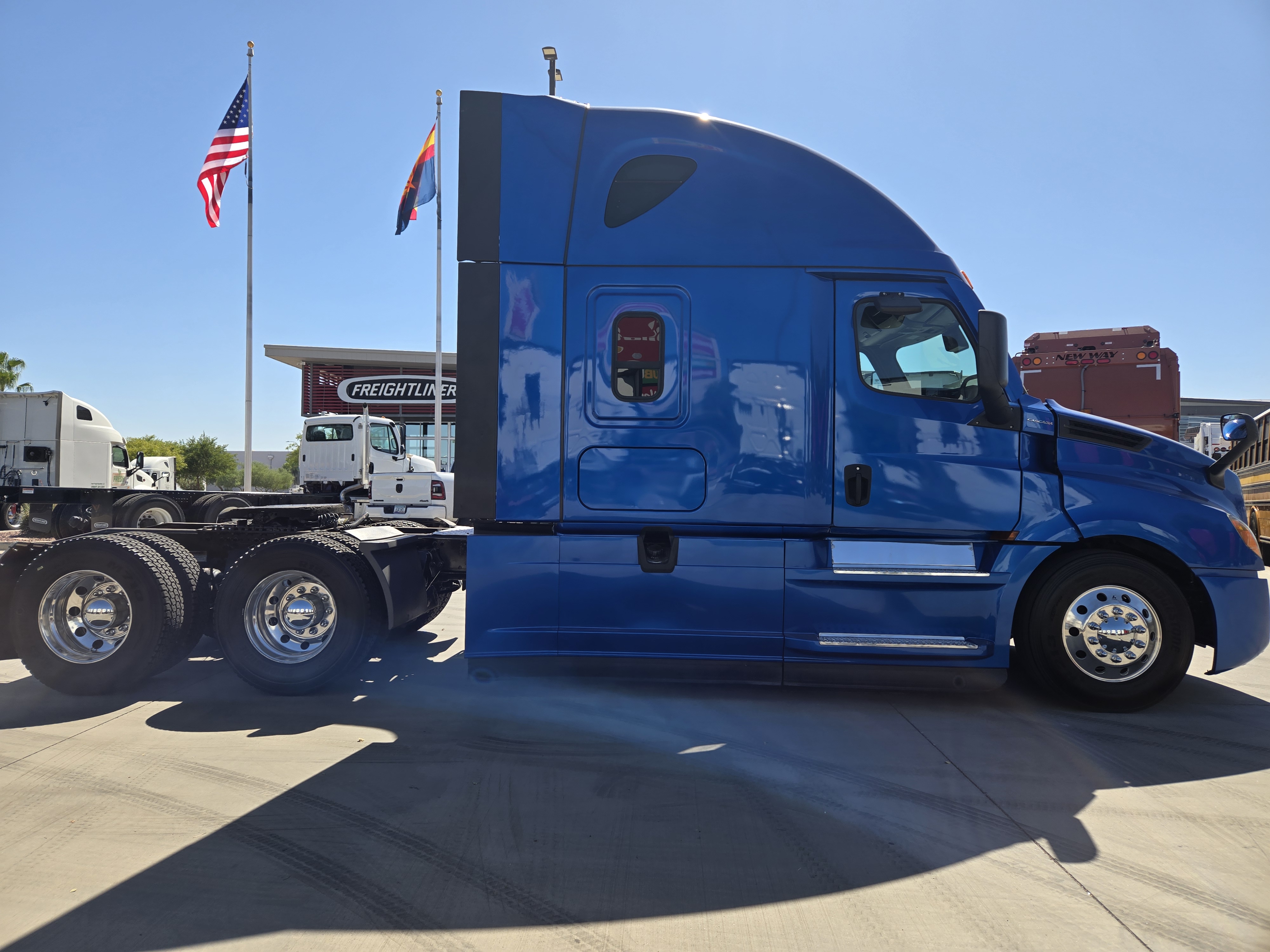 2020 FREIGHTLINER CASCADIA 126SLP - image 7