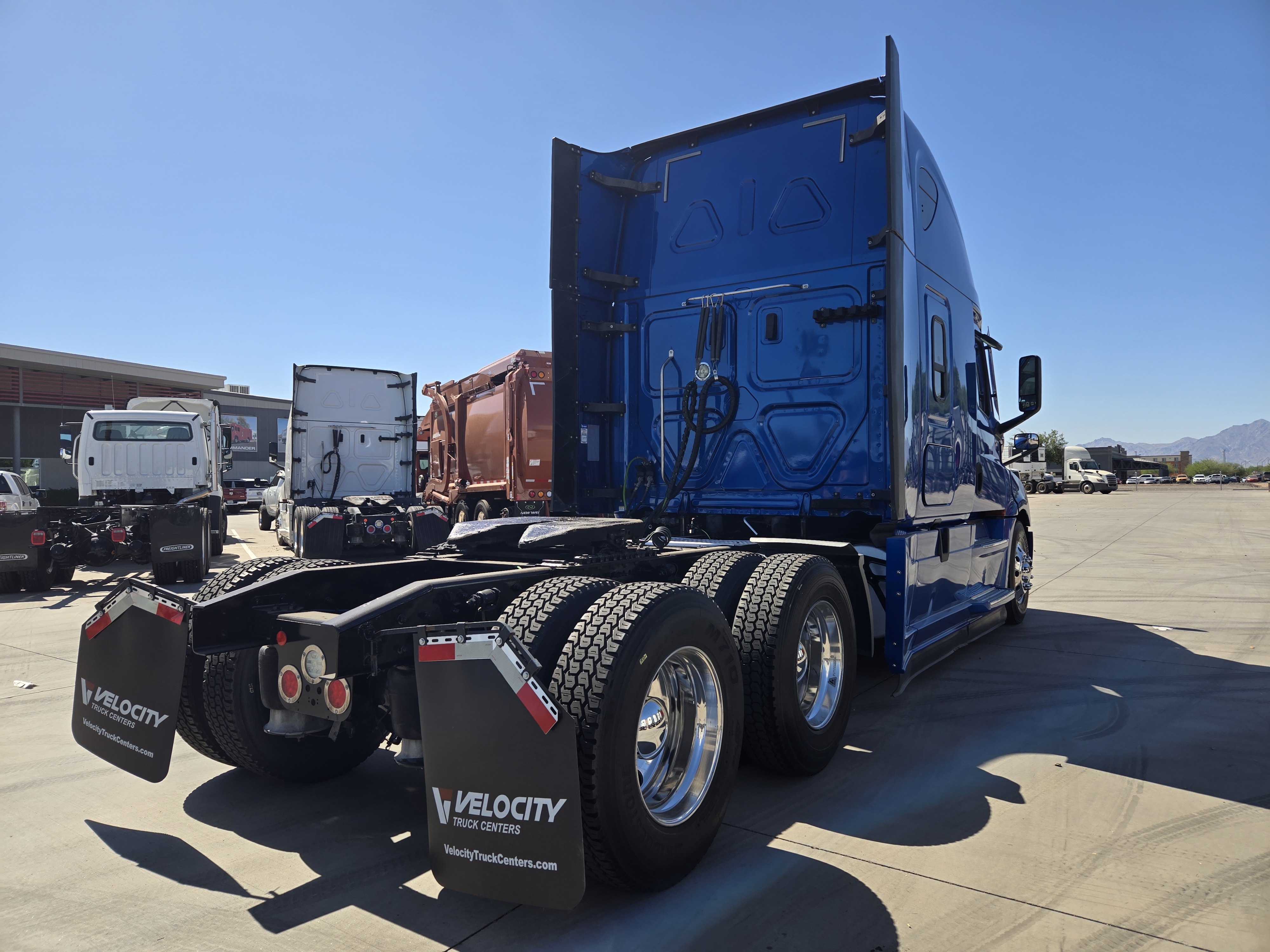2020 FREIGHTLINER CASCADIA 126SLP - image 6