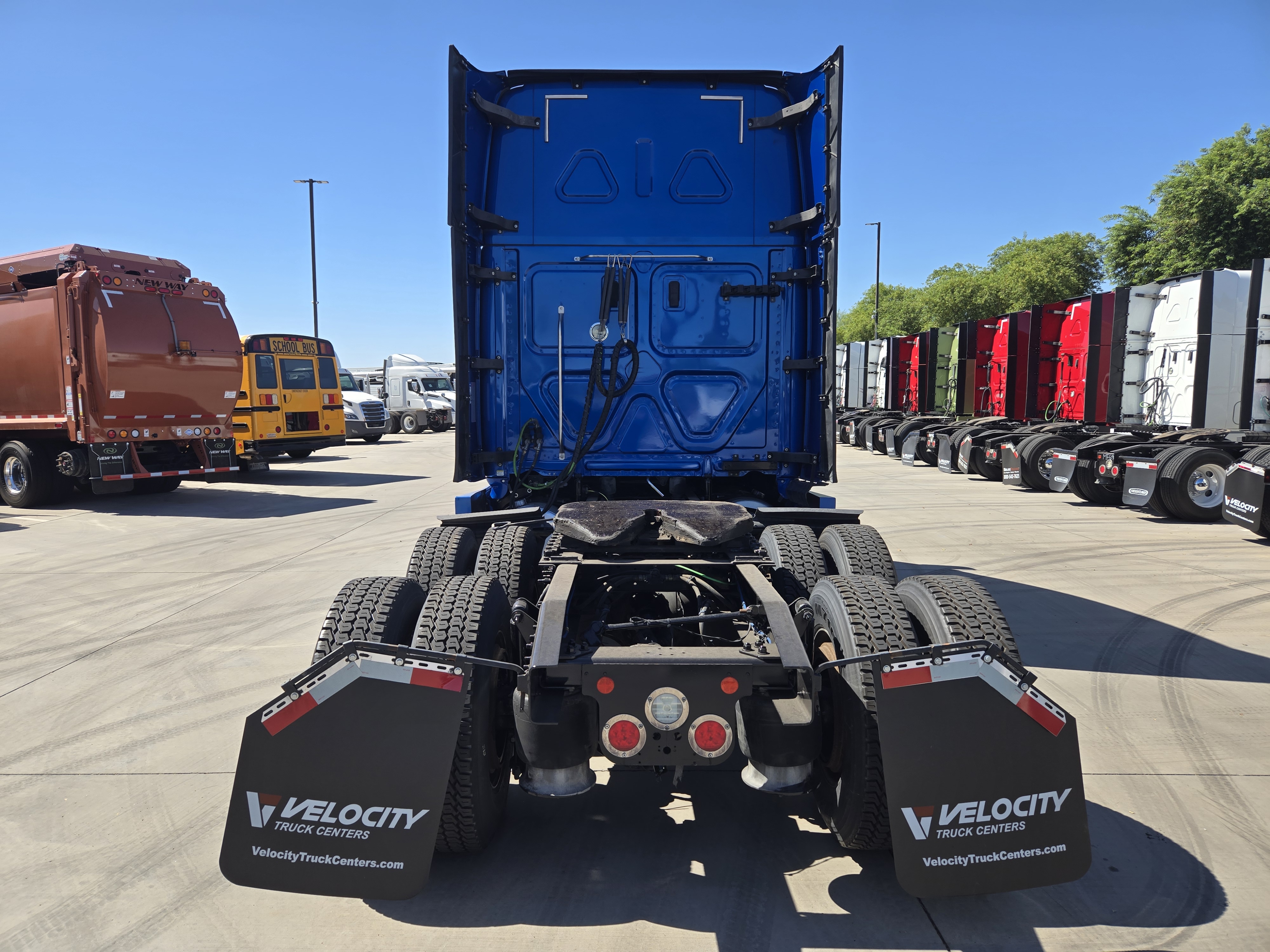 2020 FREIGHTLINER CASCADIA 126SLP - image 5