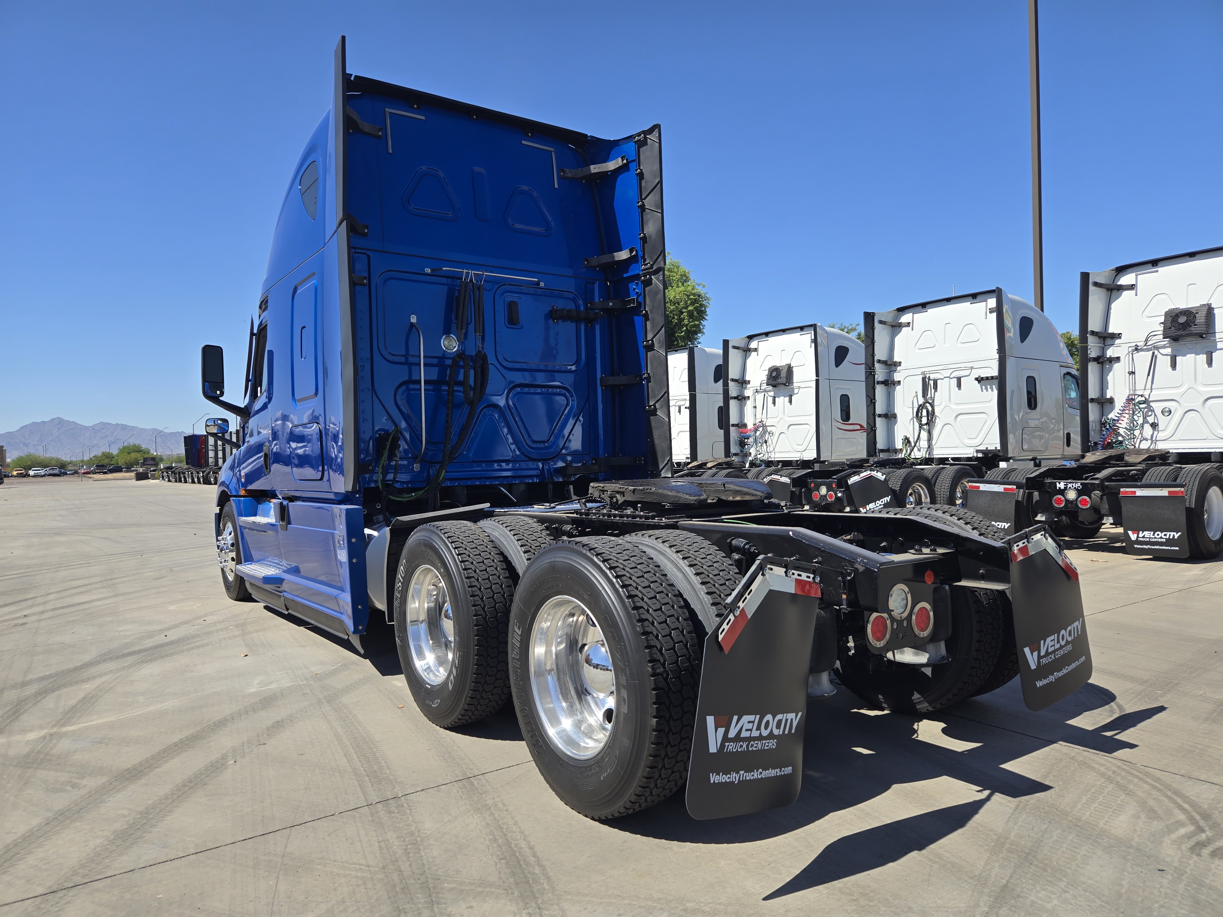 2020 FREIGHTLINER CASCADIA 126SLP - image 4