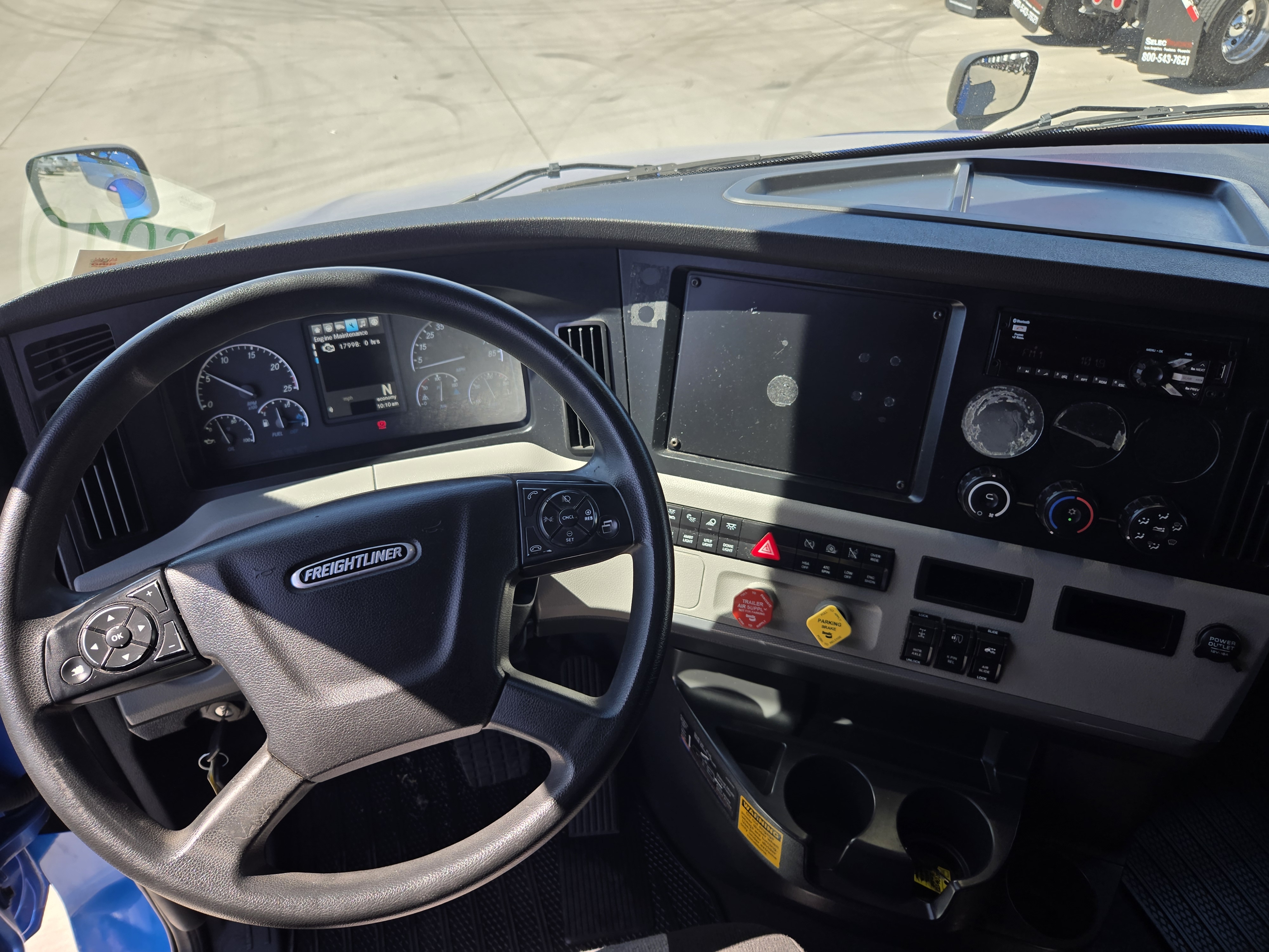 2020 FREIGHTLINER CASCADIA 126SLP - image 15