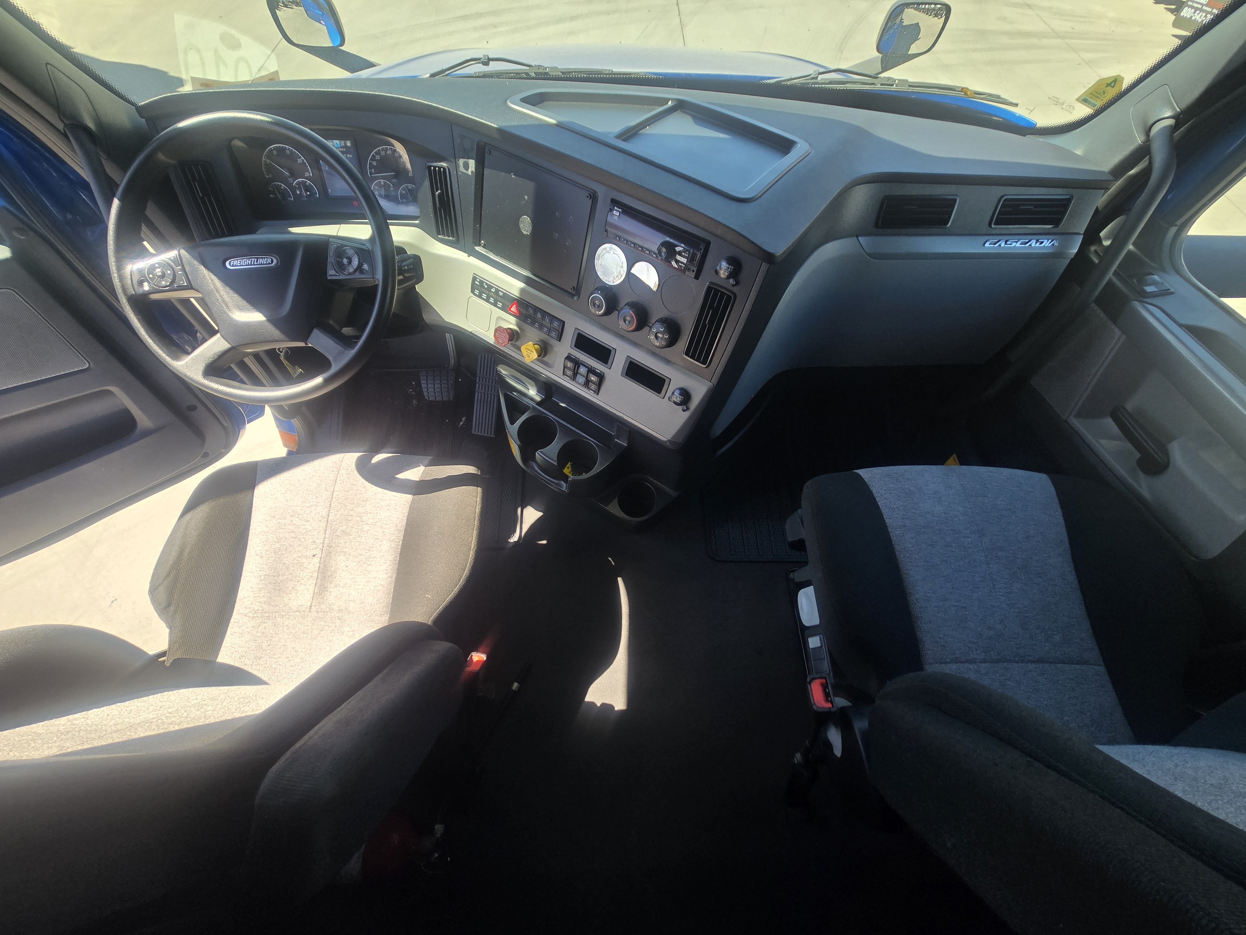 2020 FREIGHTLINER CASCADIA 126SLP - image 13