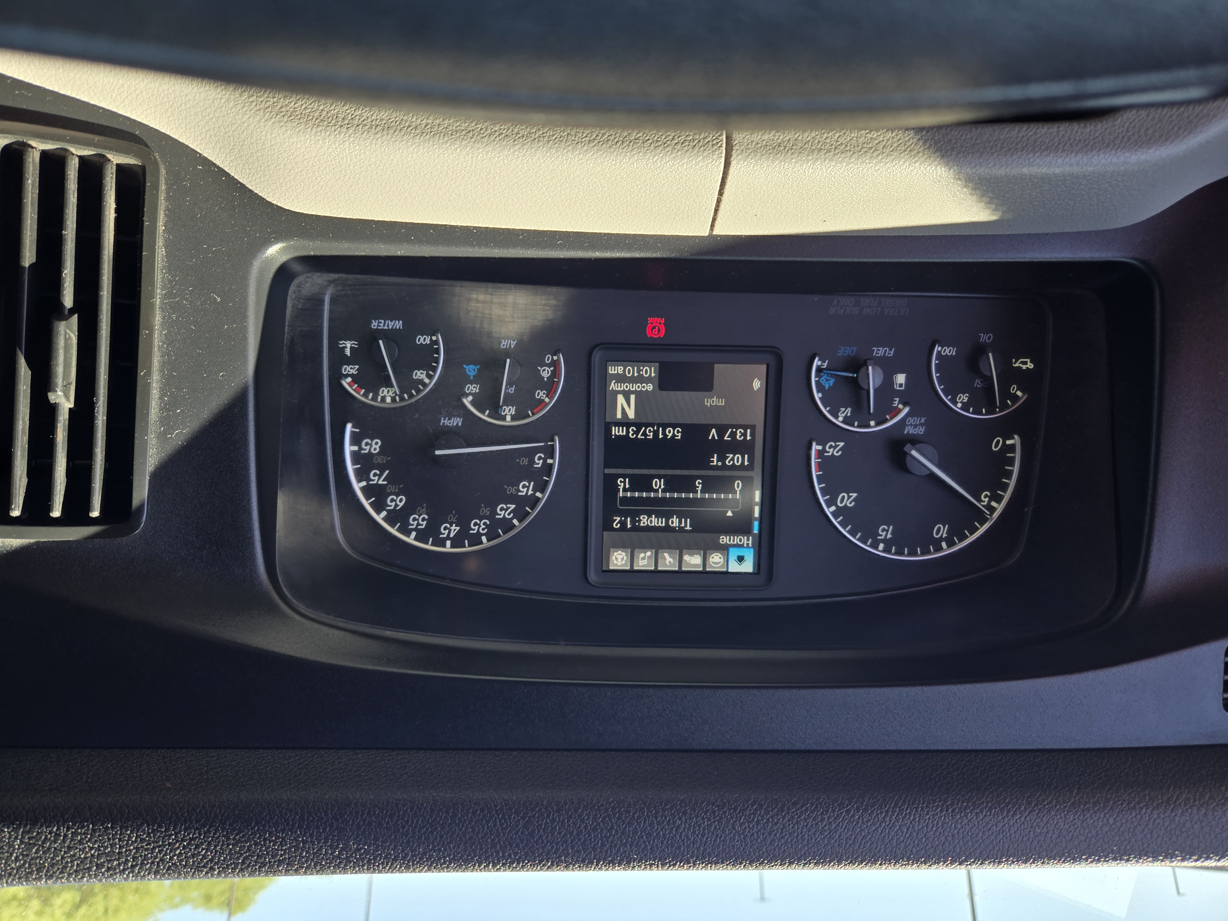 2020 FREIGHTLINER CASCADIA 126SLP - image 11