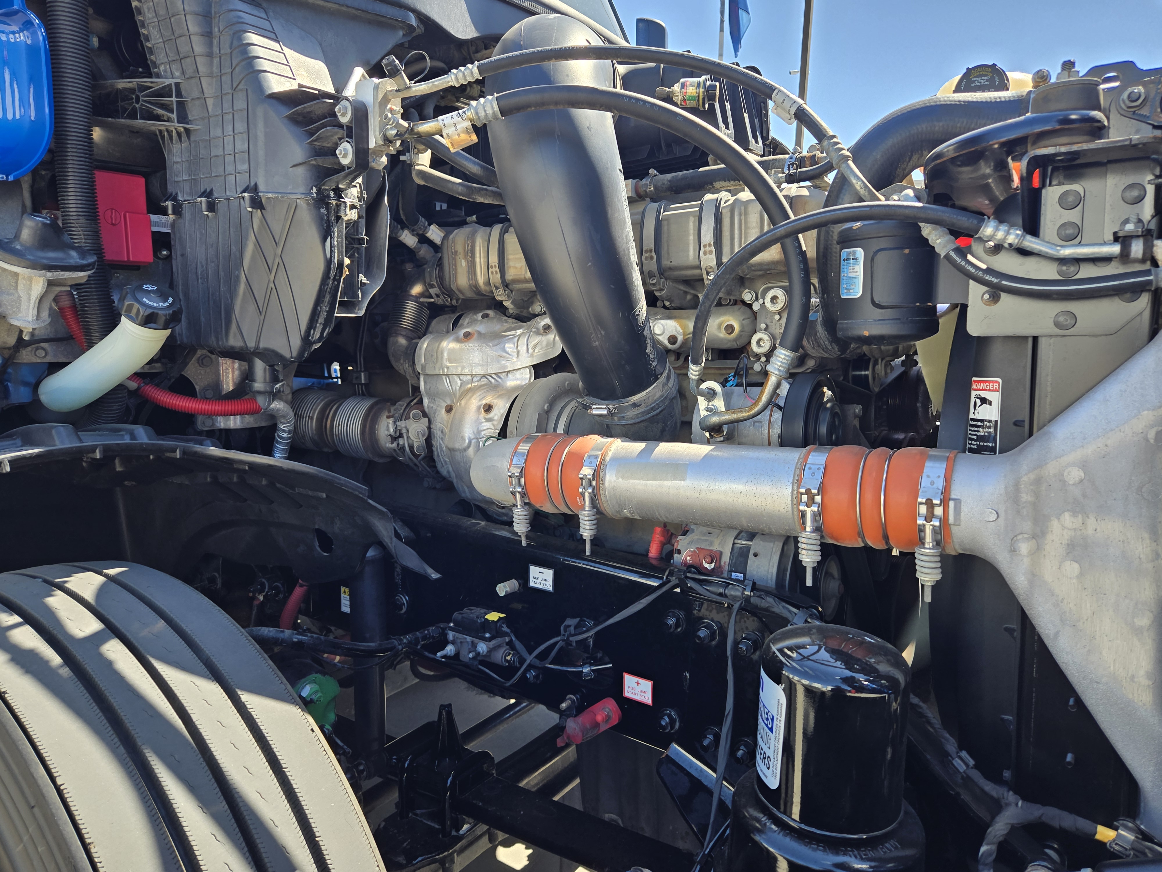 2020 FREIGHTLINER CASCADIA 126SLP - image 10