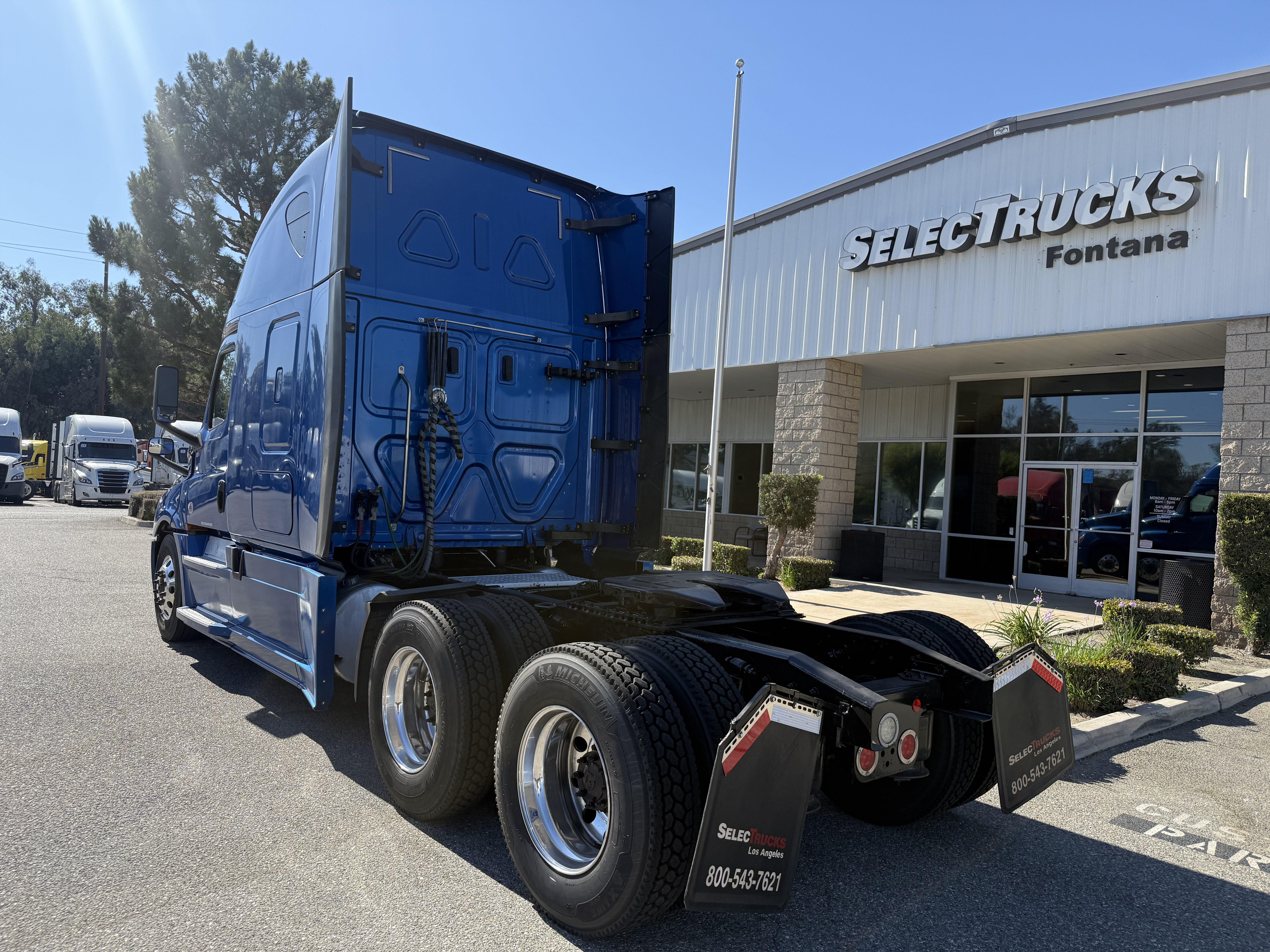 2020 FREIGHTLINER CASCADIA 126SLP - image 4