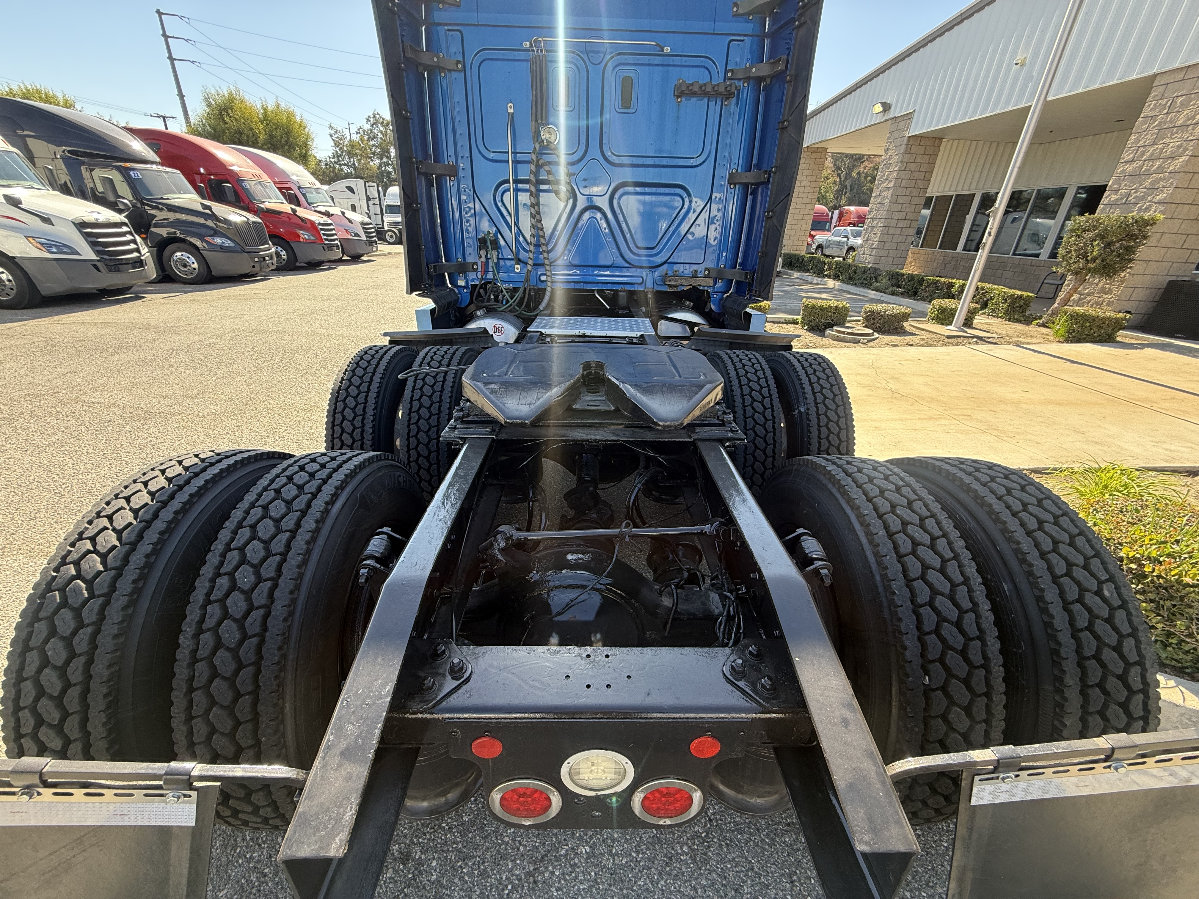 2020 FREIGHTLINER CASCADIA 126SLP - image 6