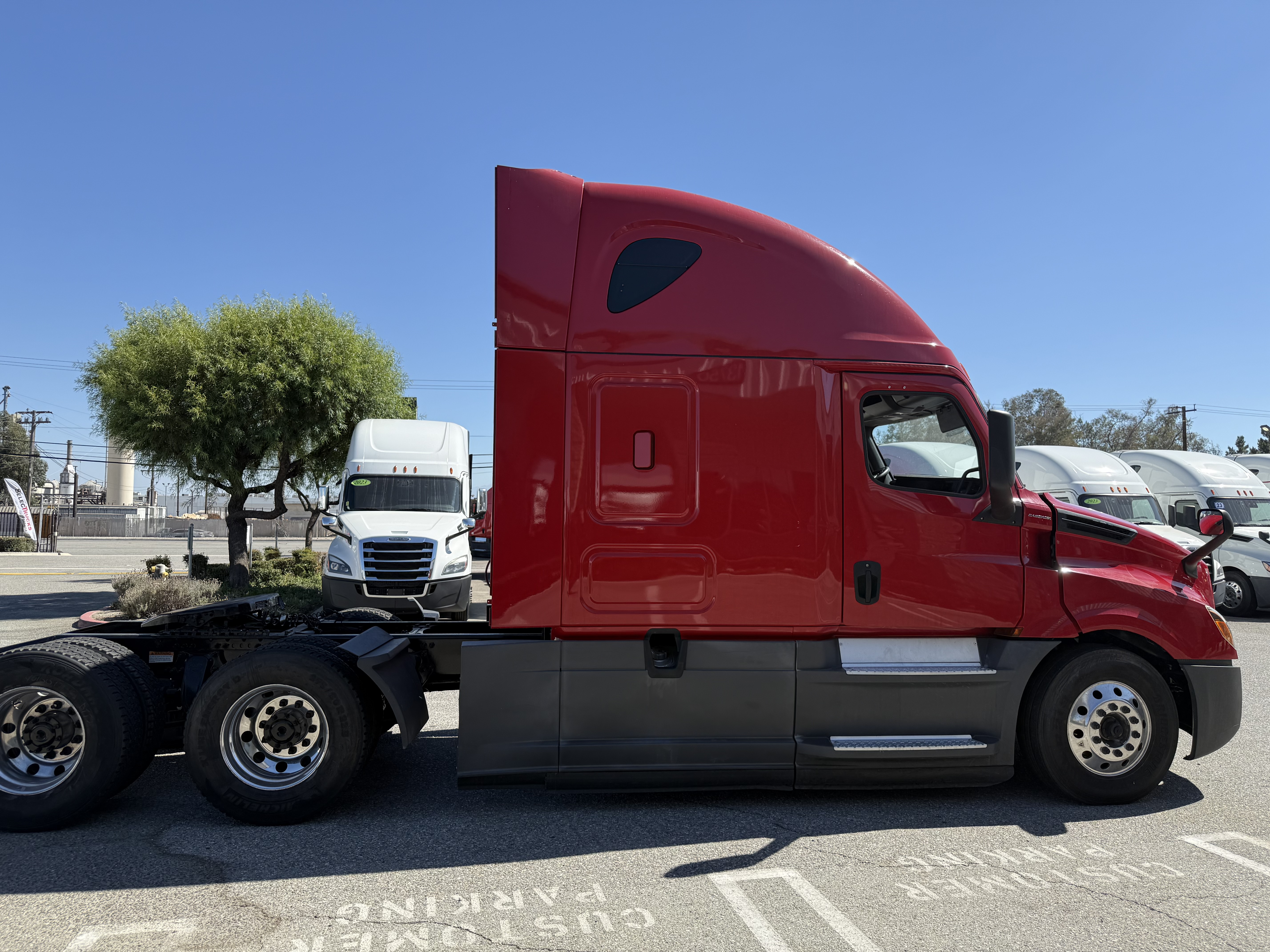 2020 FREIGHTLINER CASCADIA 126SLP - image 8