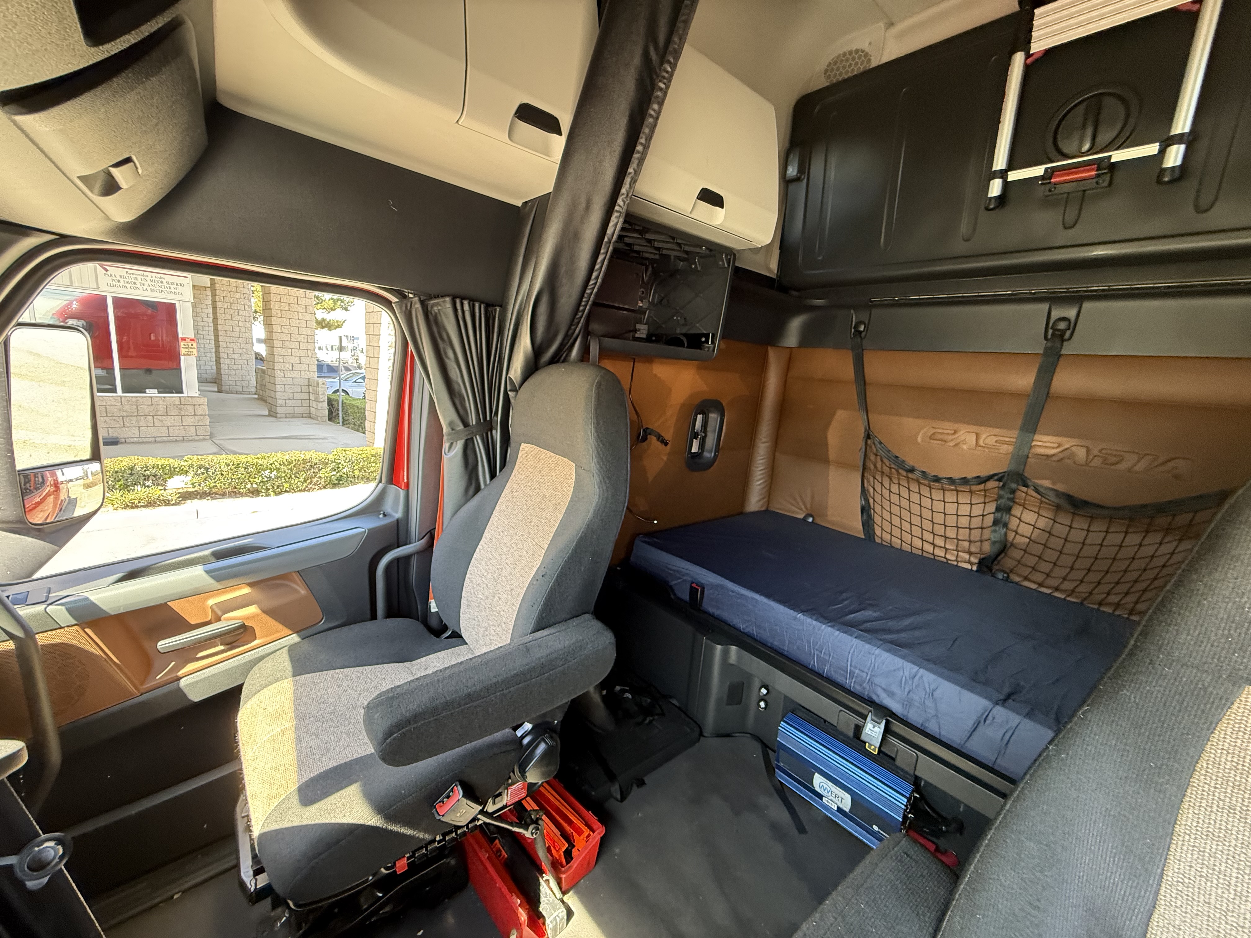 2020 FREIGHTLINER CASCADIA 126SLP - image 14