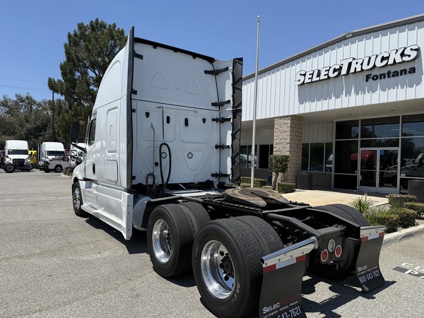 FREIGHTLINER CASCADIA 126SLP 2024