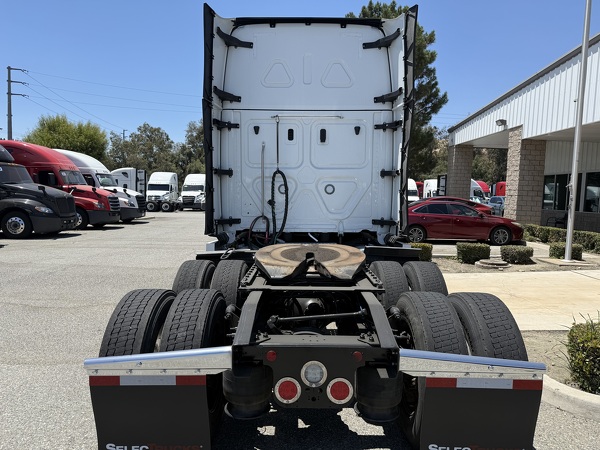 FREIGHTLINER CASCADIA 126SLP 2024