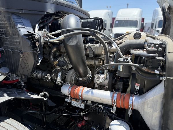 FREIGHTLINER CASCADIA 126SLP 2024